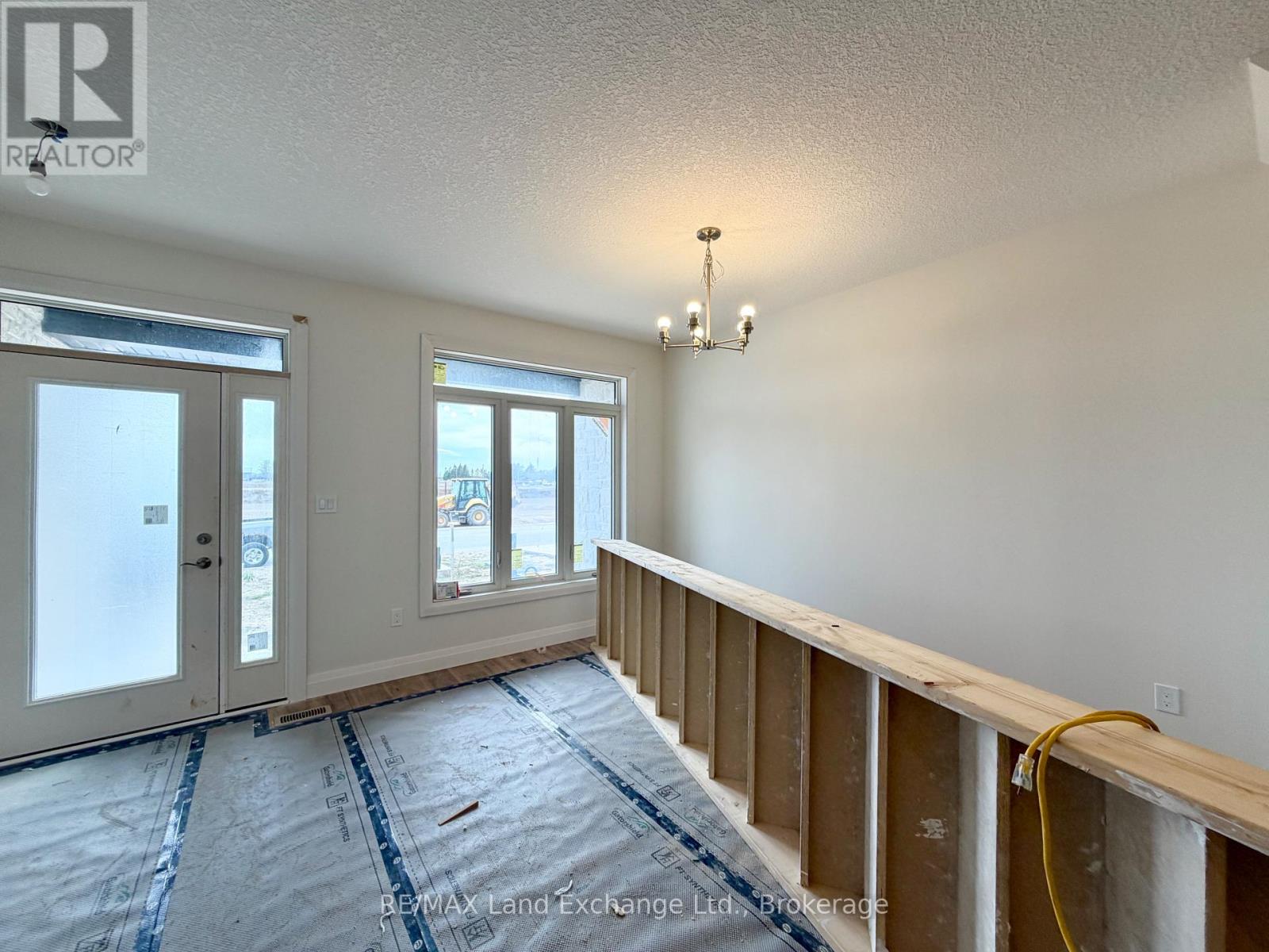 447 Ivings Drive, Saugeen Shores, Ontario N0H 2C1 - Photo 3 - X13176516