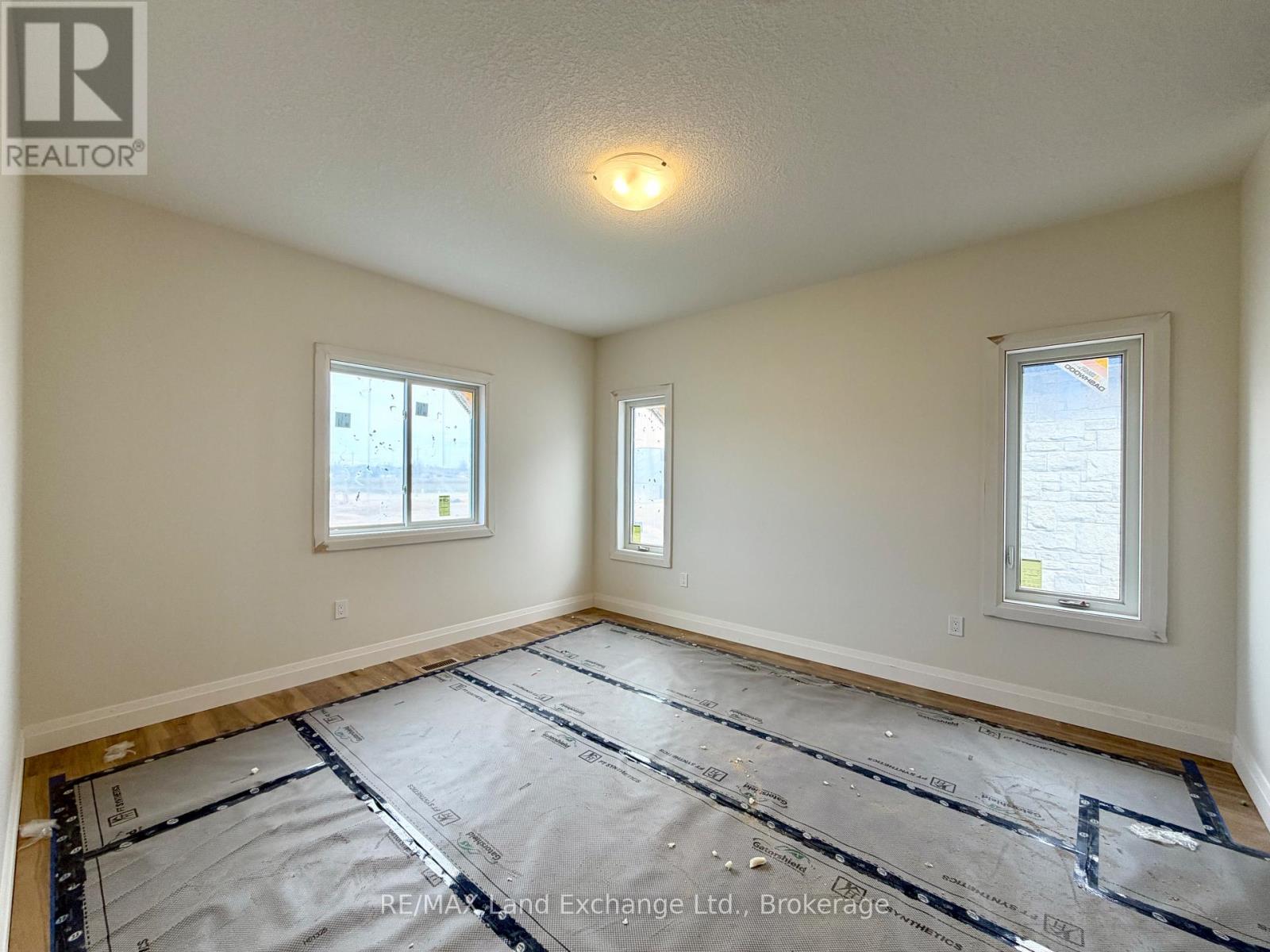 447 Ivings Drive, Saugeen Shores, Ontario N0H 2C1 - Photo 5 - X13176516