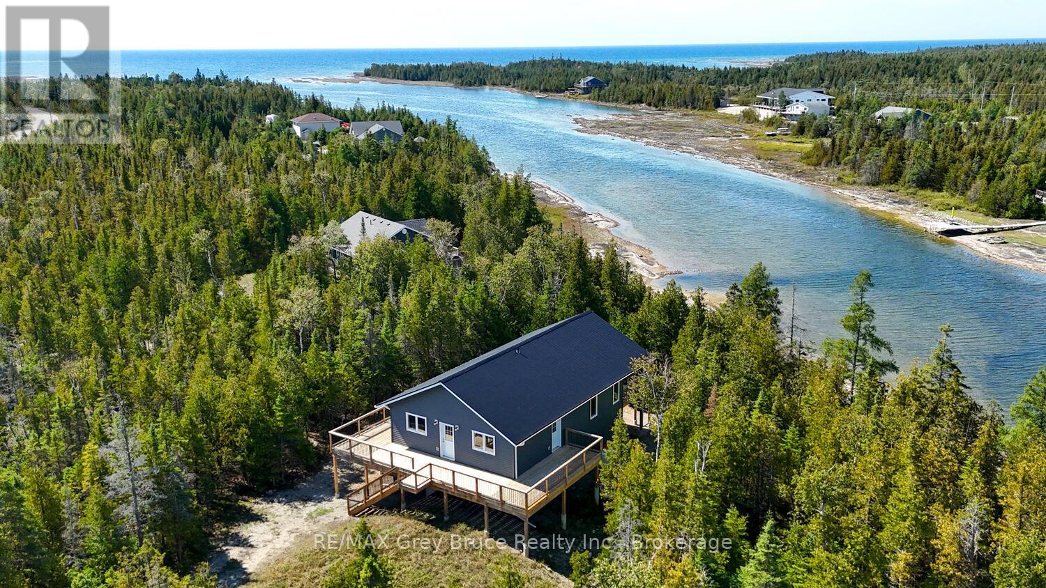 38 Bay Shore Avenue S, Northern Bruce Peninsula, Ontario N0H 2R0 - Photo 3 - X13188870