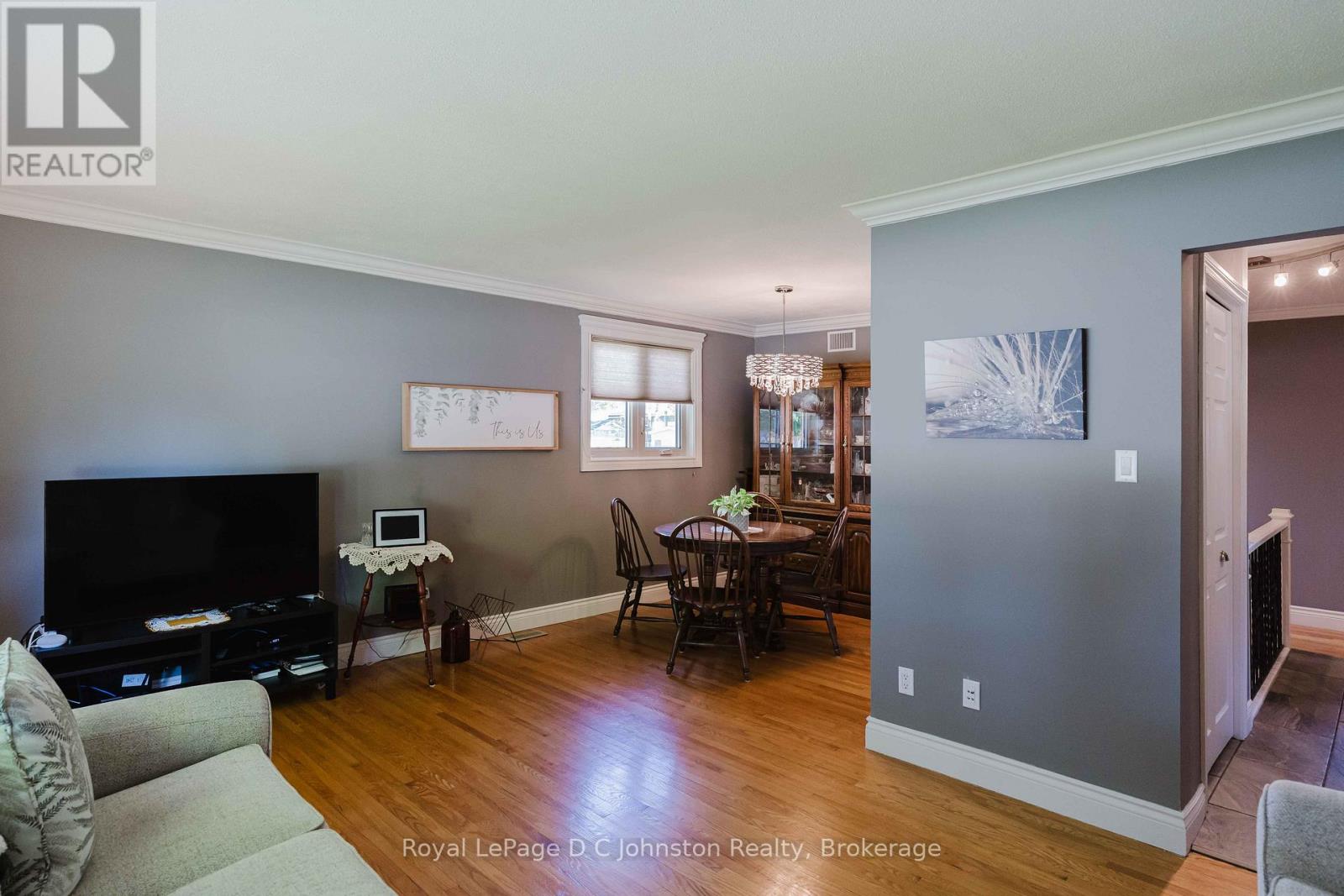 367 Crawford Street, Saugeen Shores, Ontario N0H 2C2 - Photo 7 - X13228134