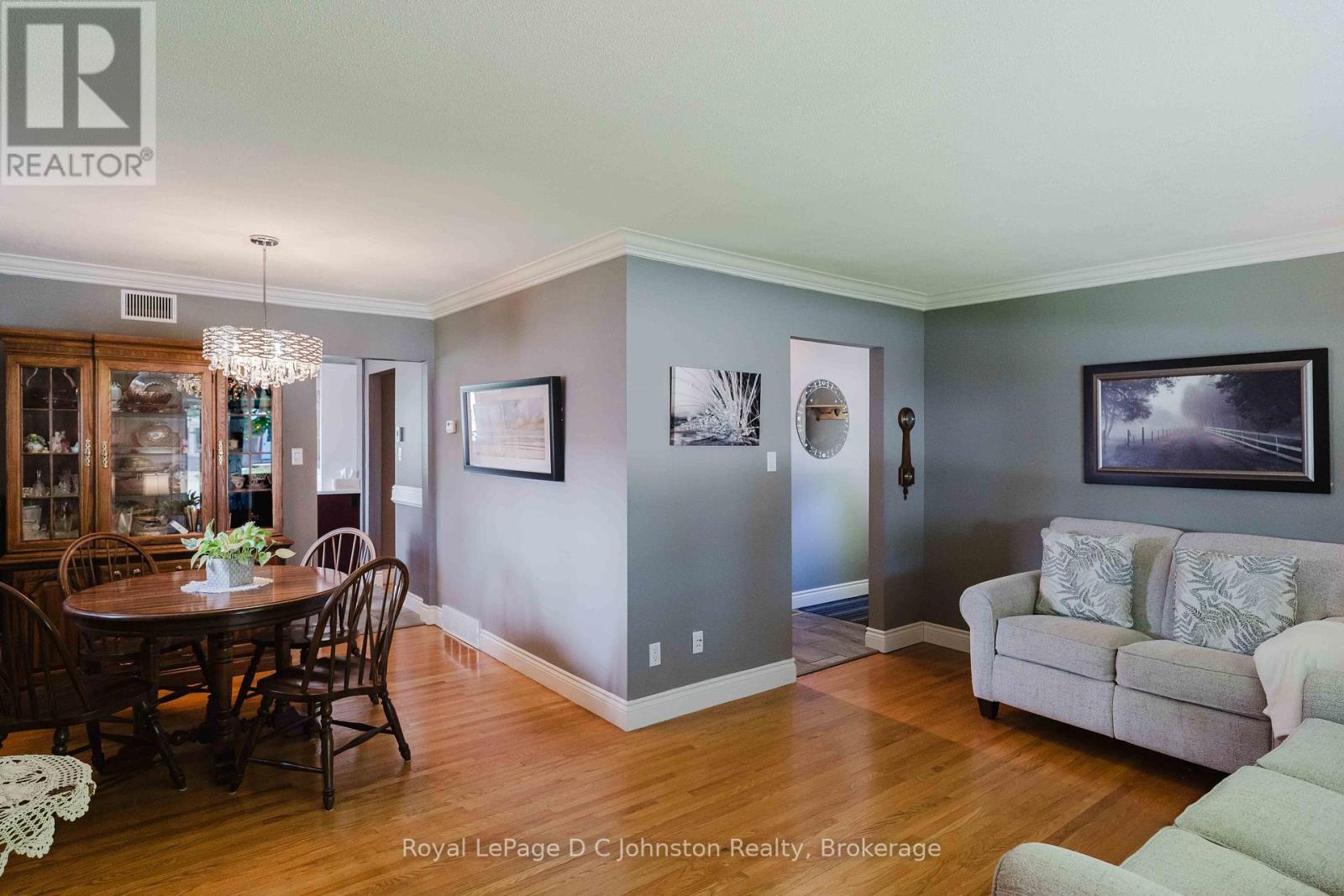 367 Crawford Street, Saugeen Shores, Ontario N0H 2C2 - Photo 8 - X13228134