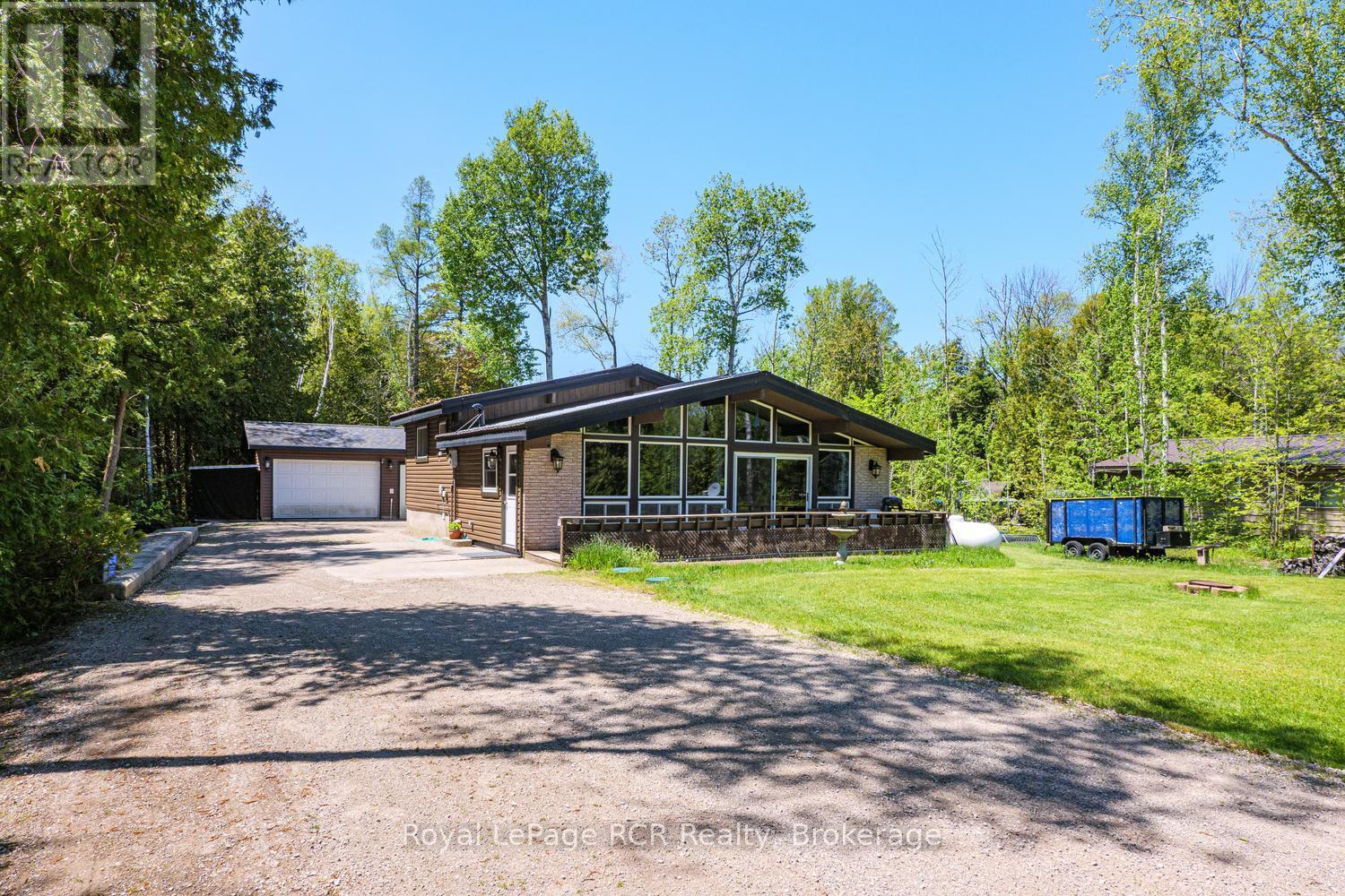 296 Bryant Street, South Bruce Peninsula, Ontario N0H 2T0 - Photo 1 - X13228236