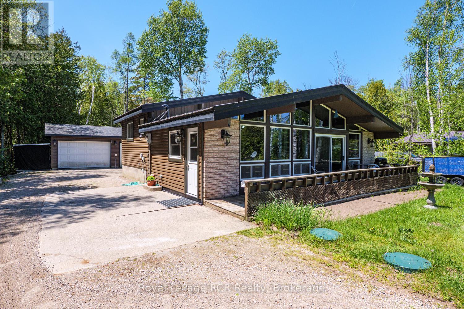 296 Bryant Street, South Bruce Peninsula, Ontario N0H 2T0 - Photo 3 - X13228236