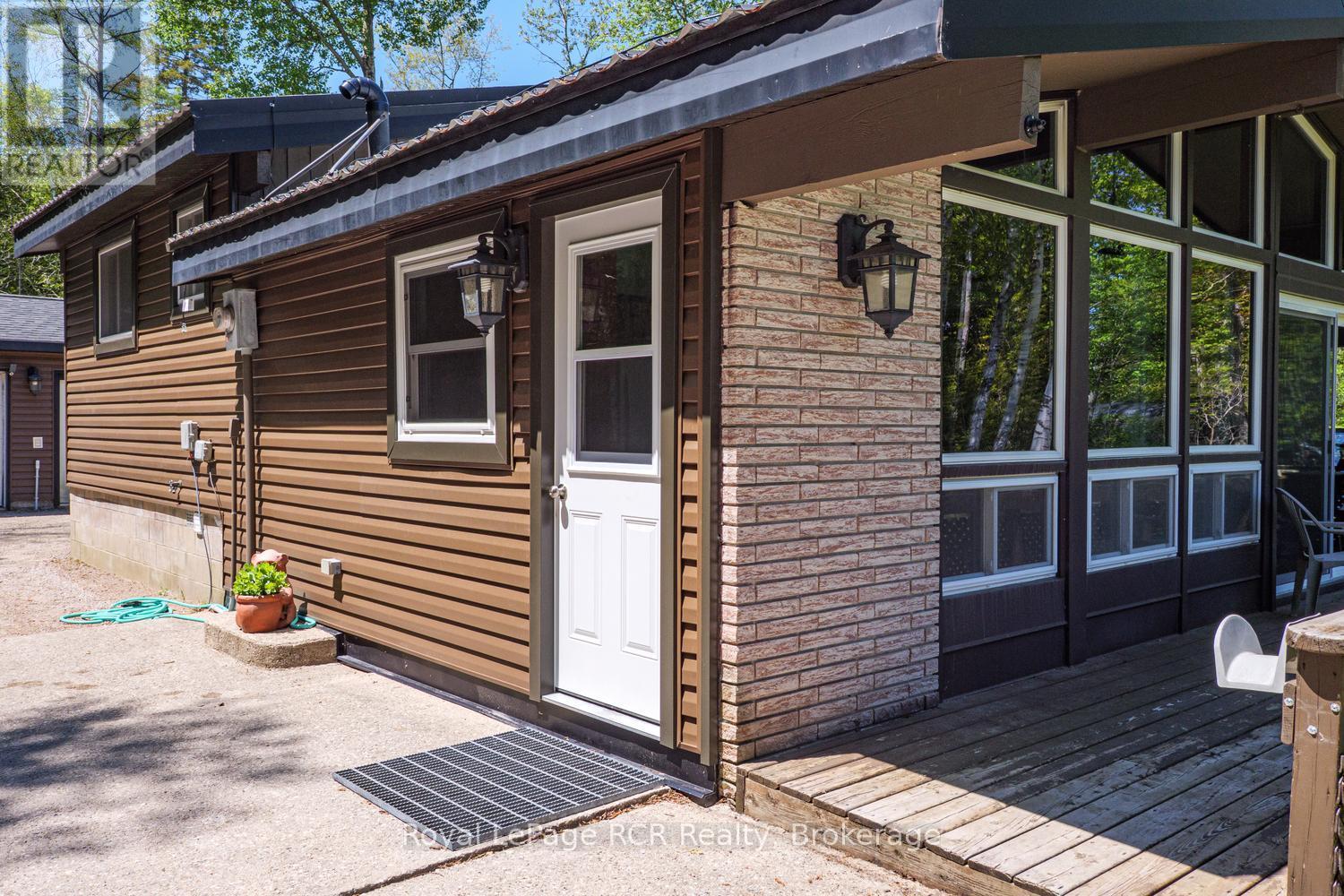 296 Bryant Street, South Bruce Peninsula, Ontario N0H 2T0 - Photo 4 - X13228236