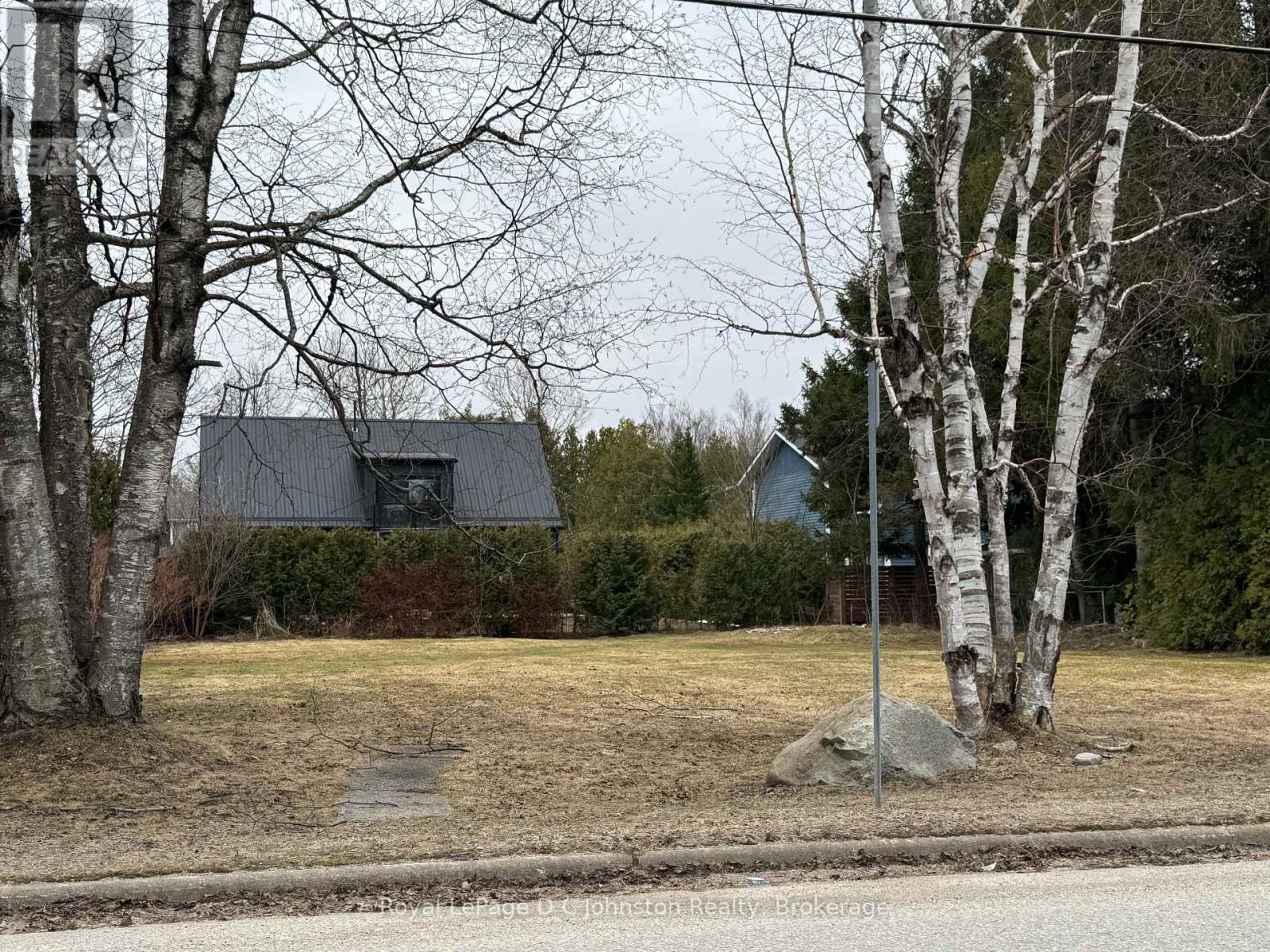 160 Huron Street S, Saugeen Shores, Ontario N0H 2L0 - Photo 1 - X13239946