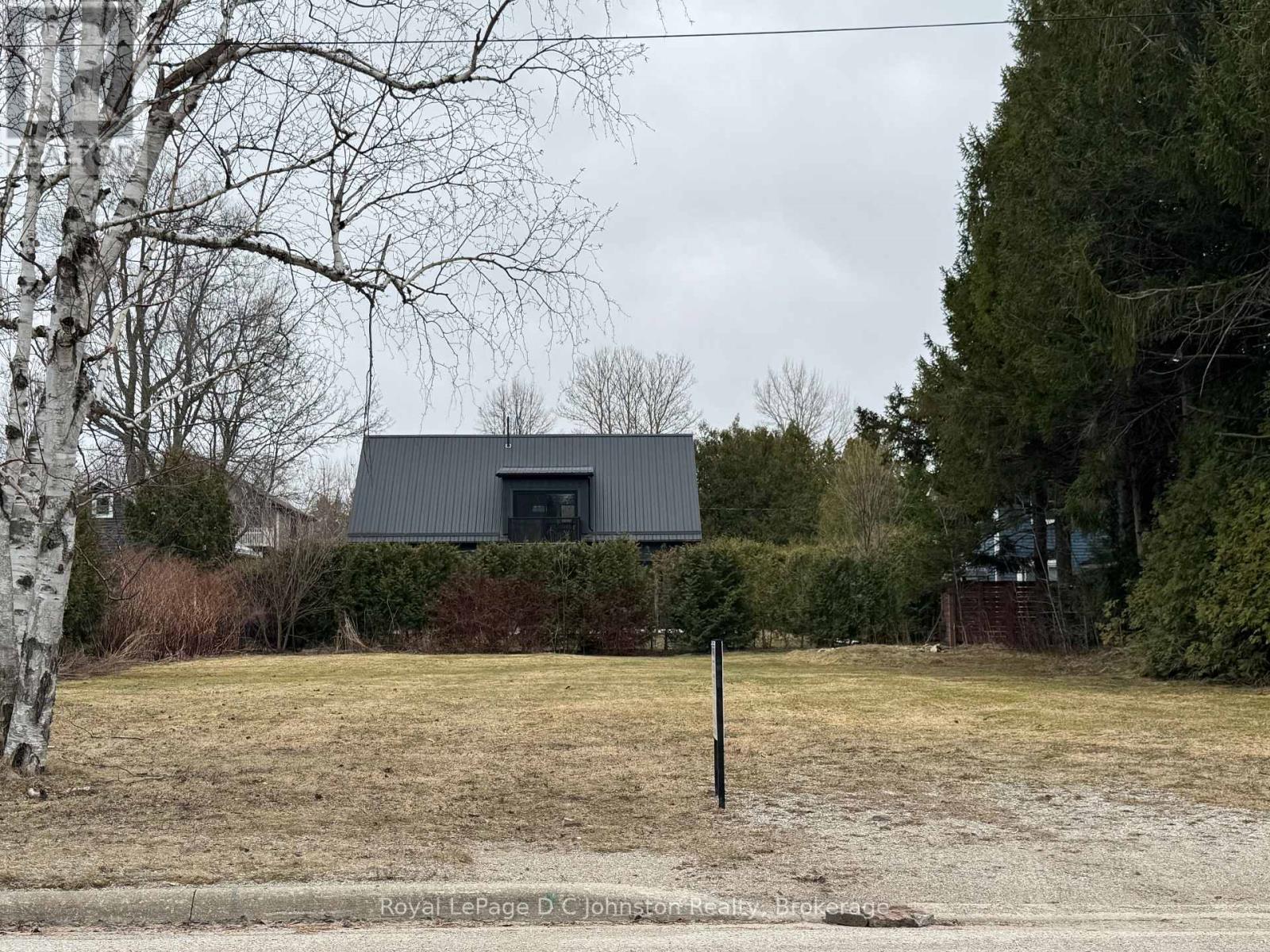 160 Huron Street S, Saugeen Shores, Ontario N0H 2L0 - Photo 2 - X13239946