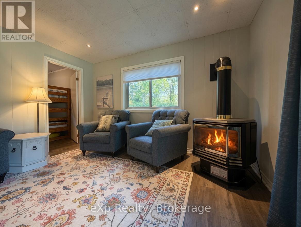 240 Bay Street, Saugeen Shores, Ontario N0H 2L0 - Photo 8 - X13242642