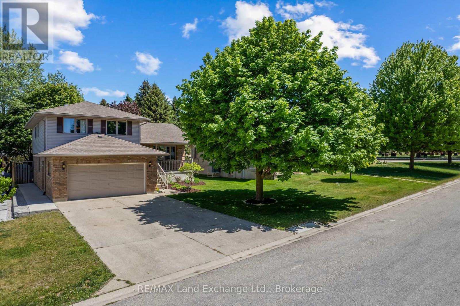 815 Market Street, Saugeen Shores, Ontario N0H 2C4 - Photo 3 - X13246312