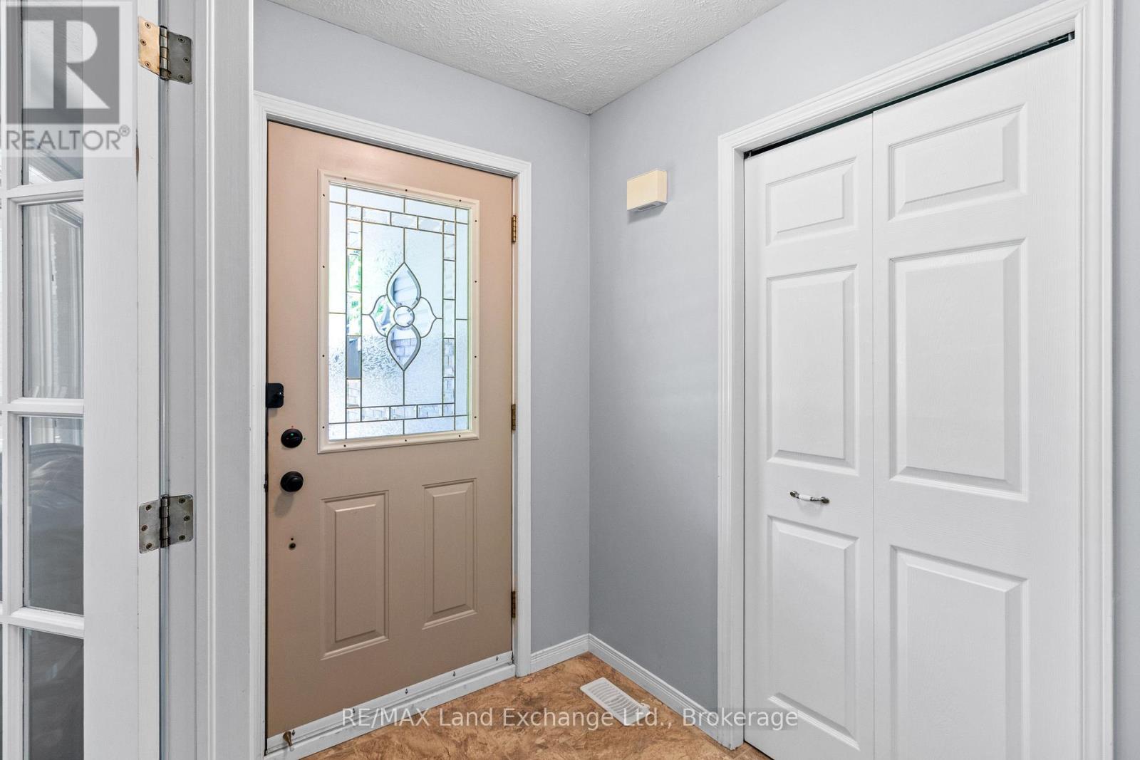 815 Market Street, Saugeen Shores, Ontario N0H 2C4 - Photo 7 - X13246312