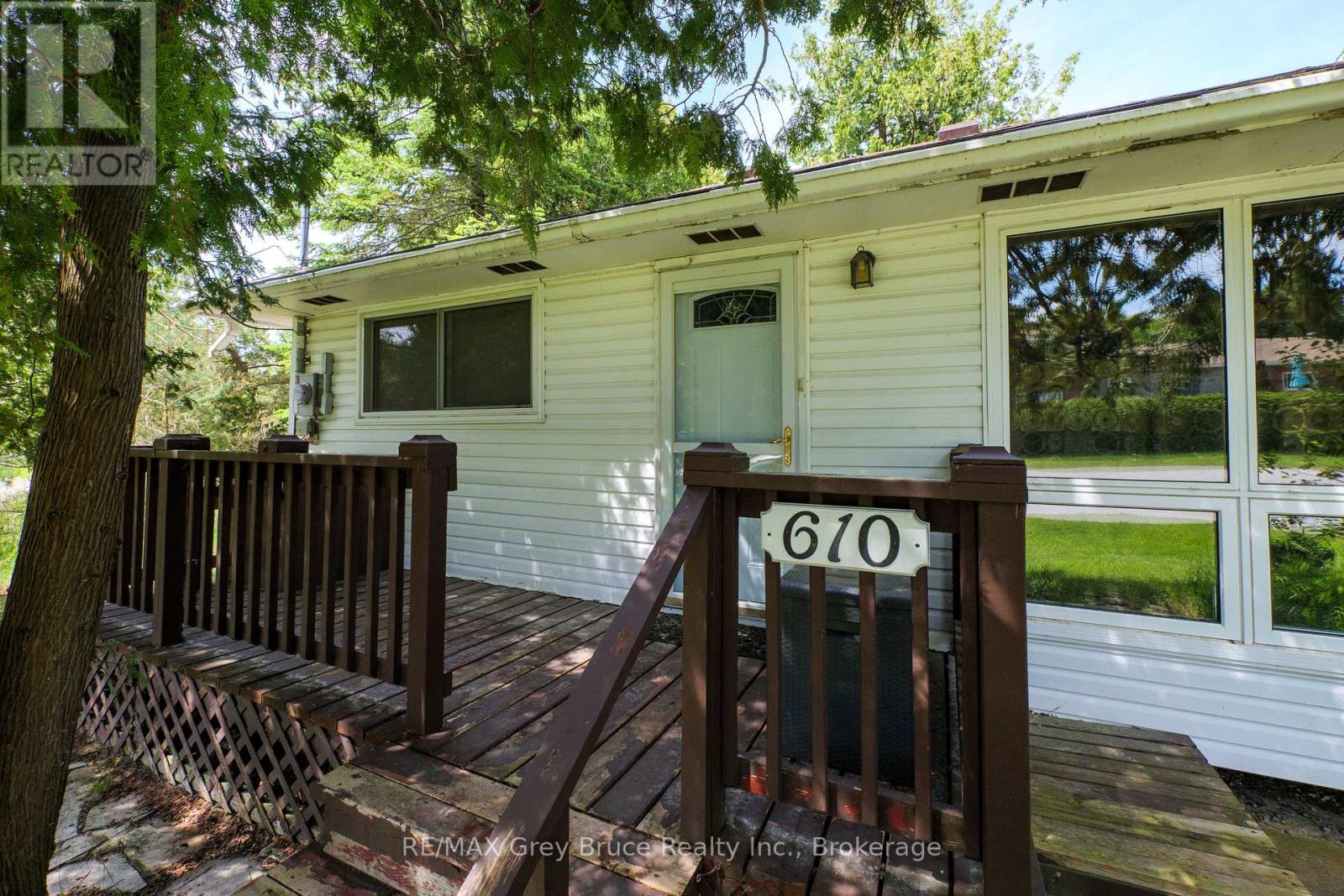 610 Second Avenue S, South Bruce Peninsula, Ontario N0H 2G0 - Photo 1 - X13249896