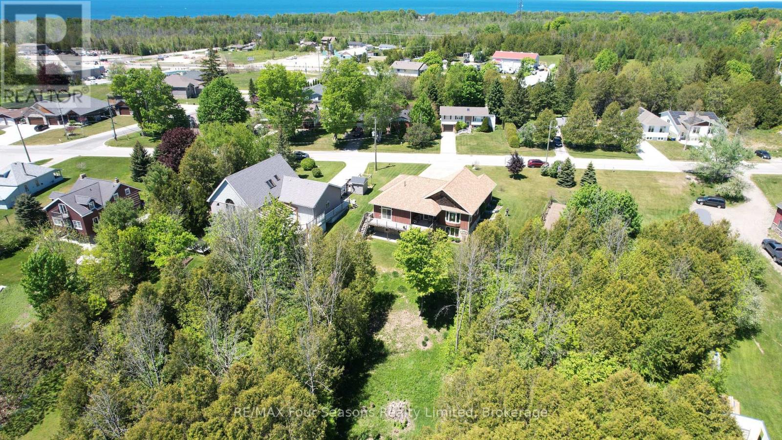 229 S Rankin Street, Saugeen Shores, Ontario N0H 2L0 - Photo 5 - X13258430