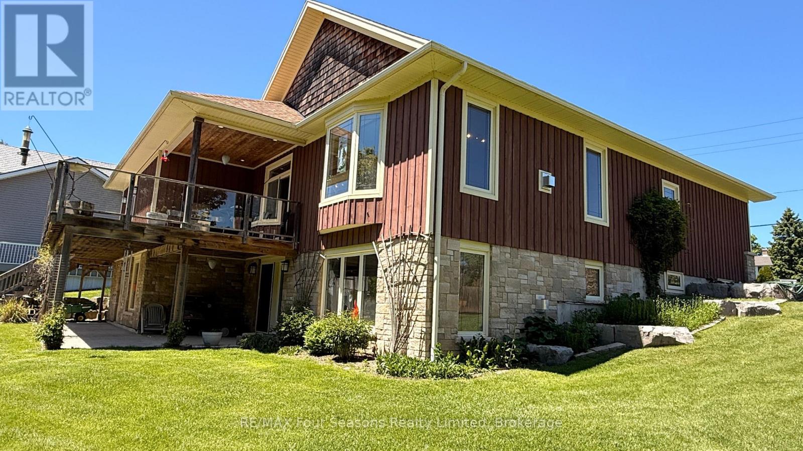 229 S Rankin Street, Saugeen Shores, Ontario N0H 2L0 - Photo 6 - X13258430