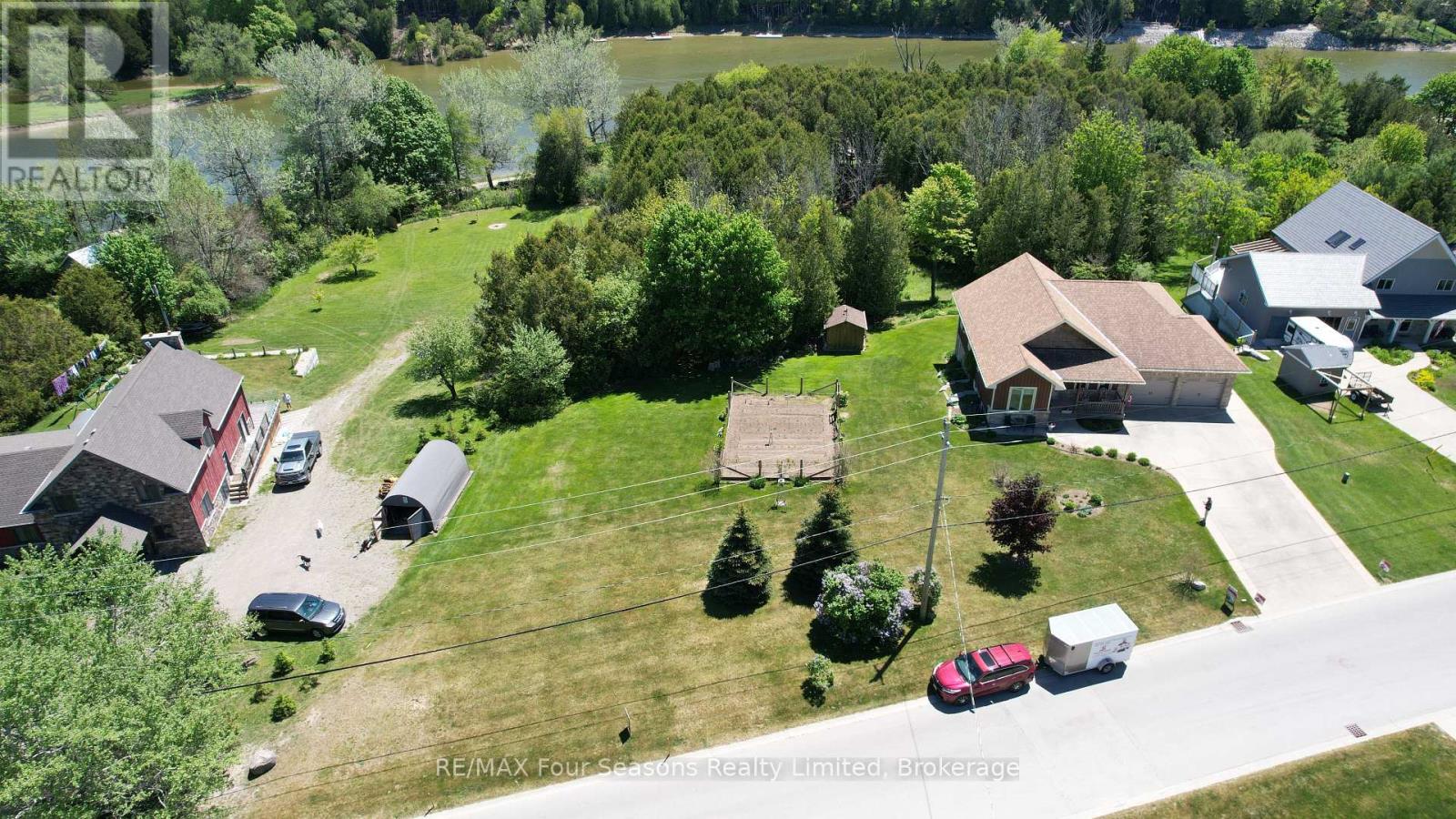 229 S Rankin Street, Saugeen Shores, Ontario N0H 2L0 - Photo 9 - X13258430