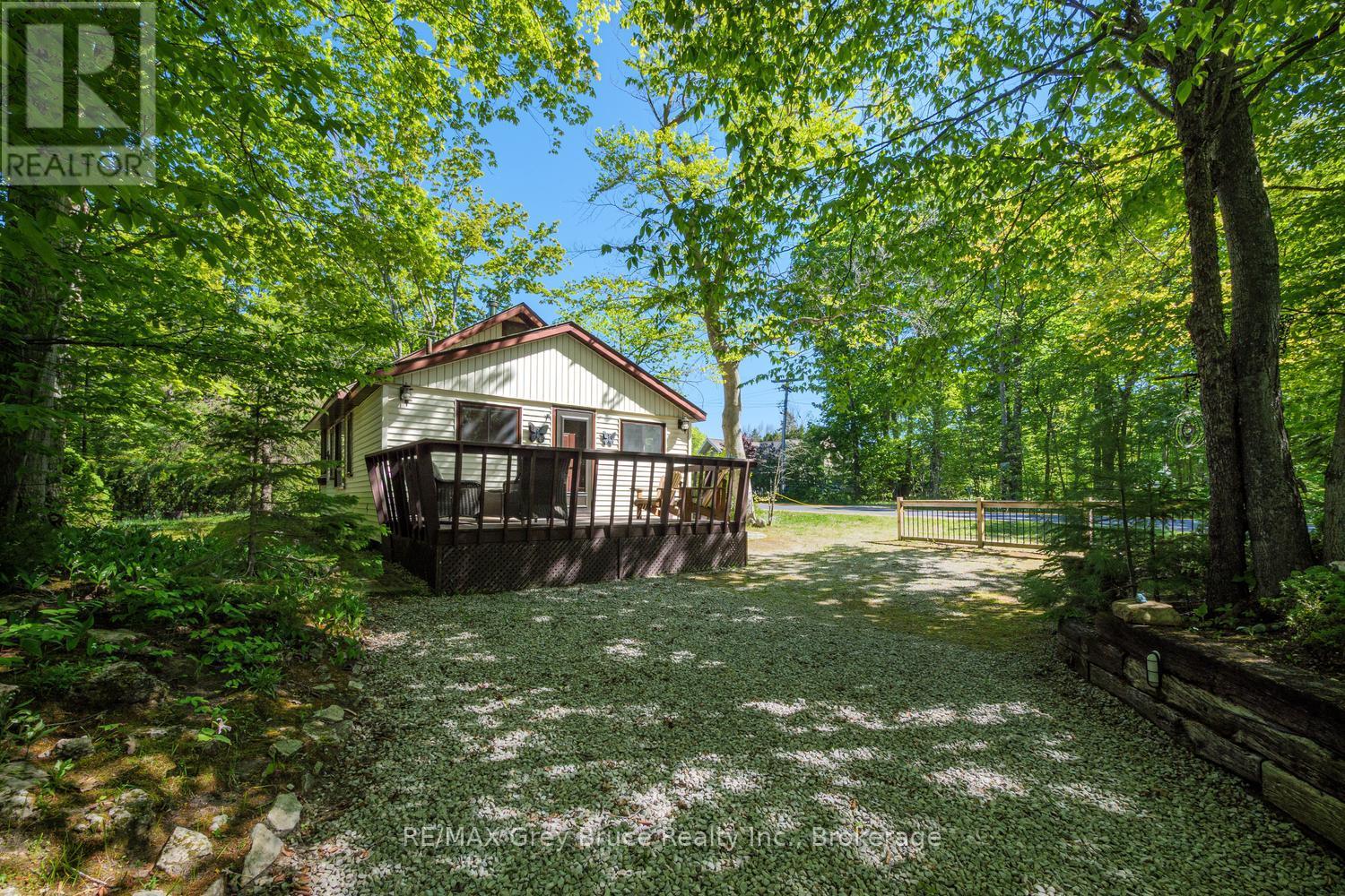 112 Symon Avenue, South Bruce Peninsula, Ontario N0H 2T0 - Photo 2 - X13410032