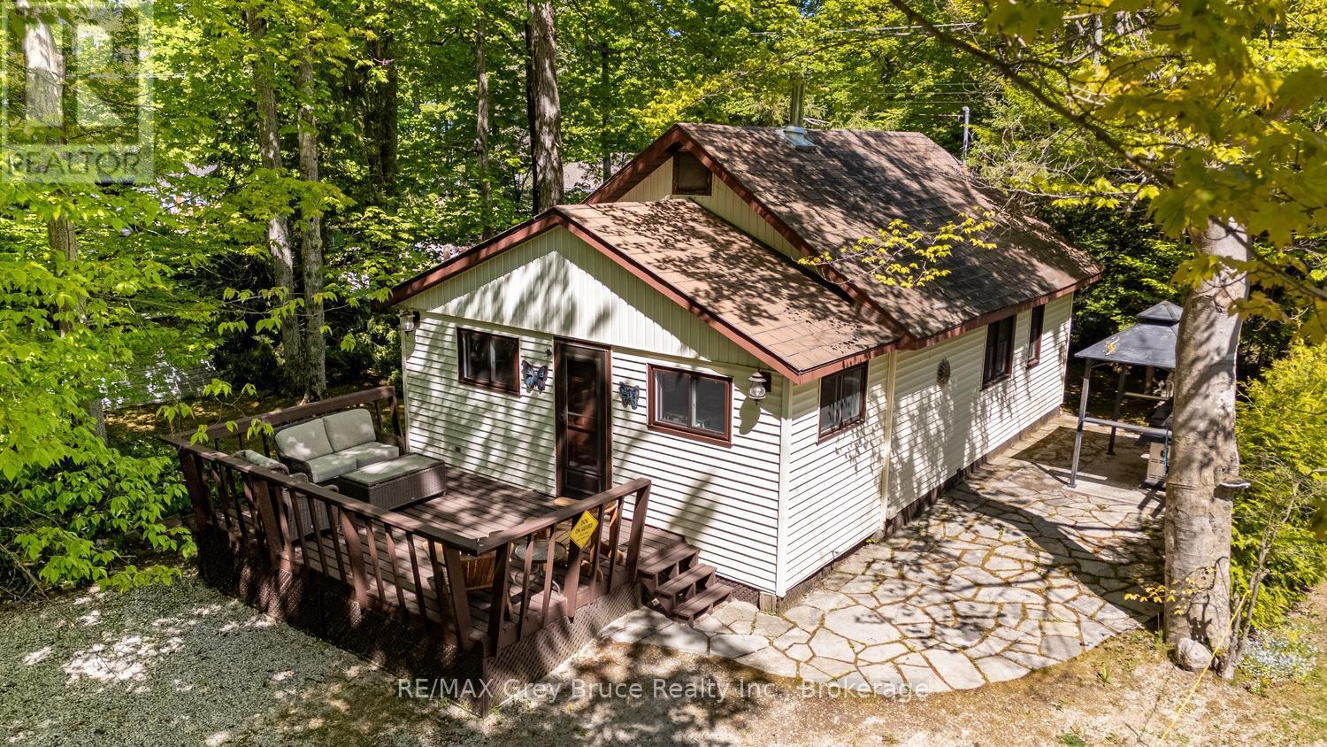 112 Symon Avenue, South Bruce Peninsula, Ontario N0H 2T0 - Photo 7 - X13410032