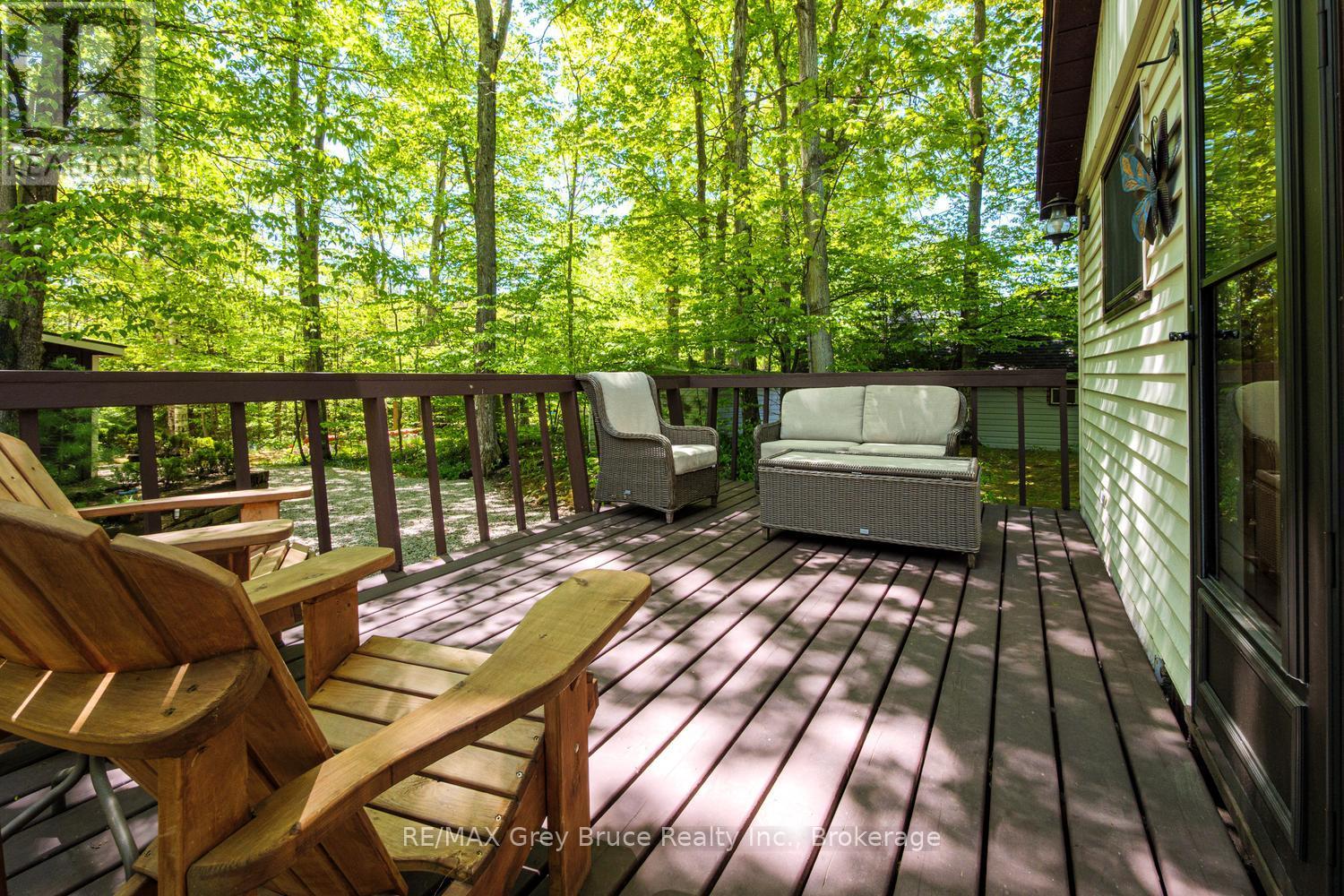 112 Symon Avenue, South Bruce Peninsula, Ontario N0H 2T0 - Photo 9 - X13410032
