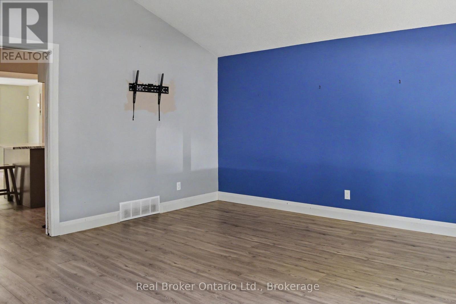 354 Goderich Street, Saugeen Shores, Ontario N0H 2C1 - Photo 5 - X13411282