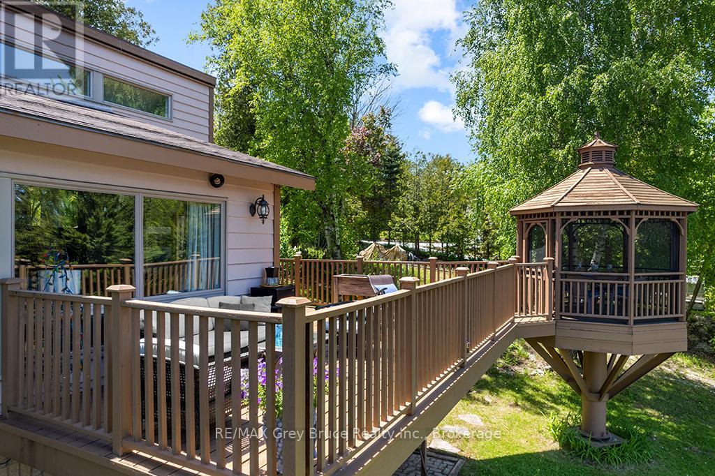 121 Ivy Drive, Georgian Bluffs, Ontario N0H 2T0 - Photo 4 - X13412378