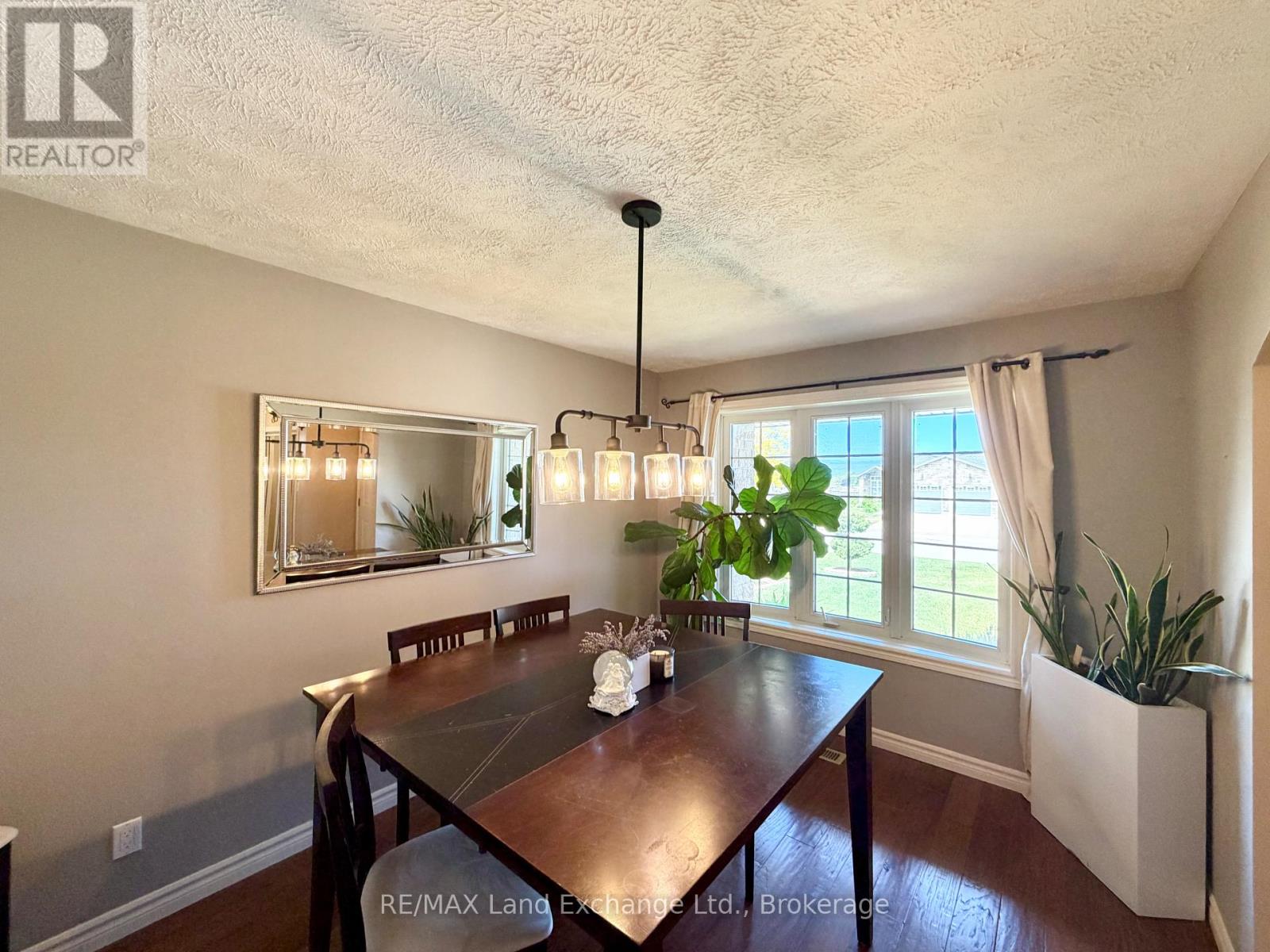 219 Stickel Street, Saugeen Shores, Ontario N0H 2C1 - Photo 4 - X13413122