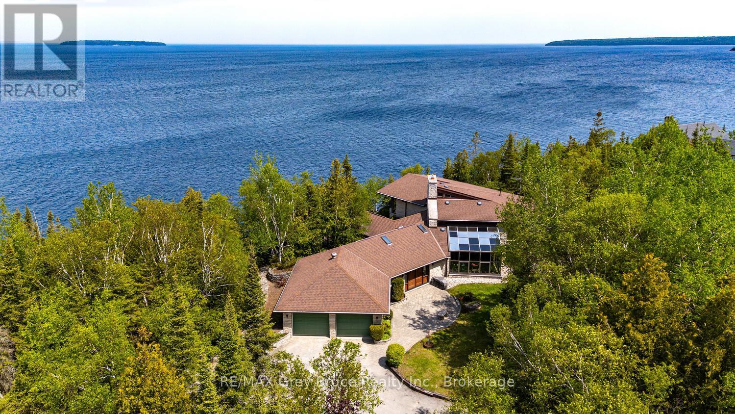 28 Elgin Street, Northern Bruce Peninsula, Ontario N0H 2R0 - Photo 1 - X13417836