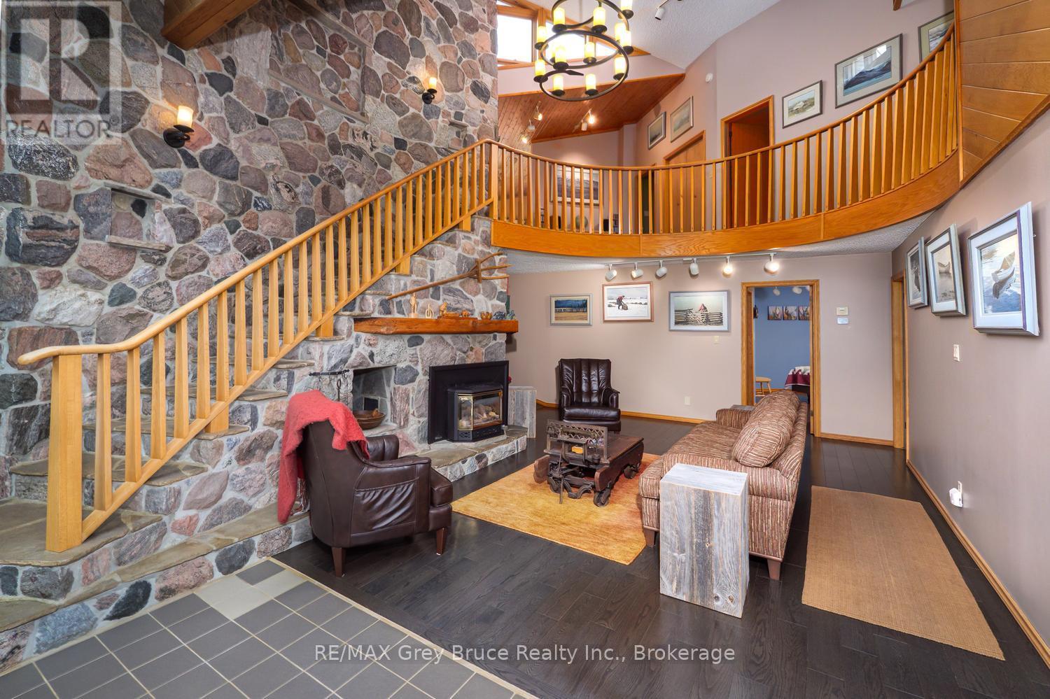 28 Elgin Street, Northern Bruce Peninsula, Ontario N0H 2R0 - Photo 7 - X13417836