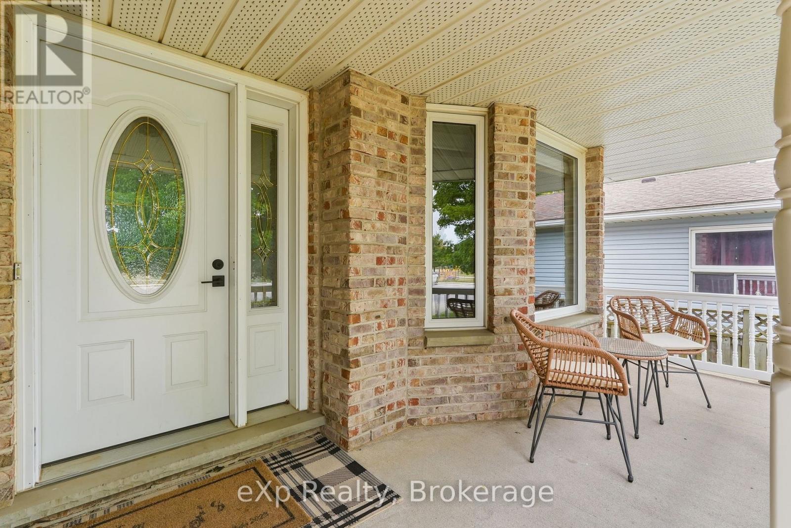 957 Waterloo Street, Saugeen Shores, Ontario N0H 2C2 - Photo 6 - X13419690
