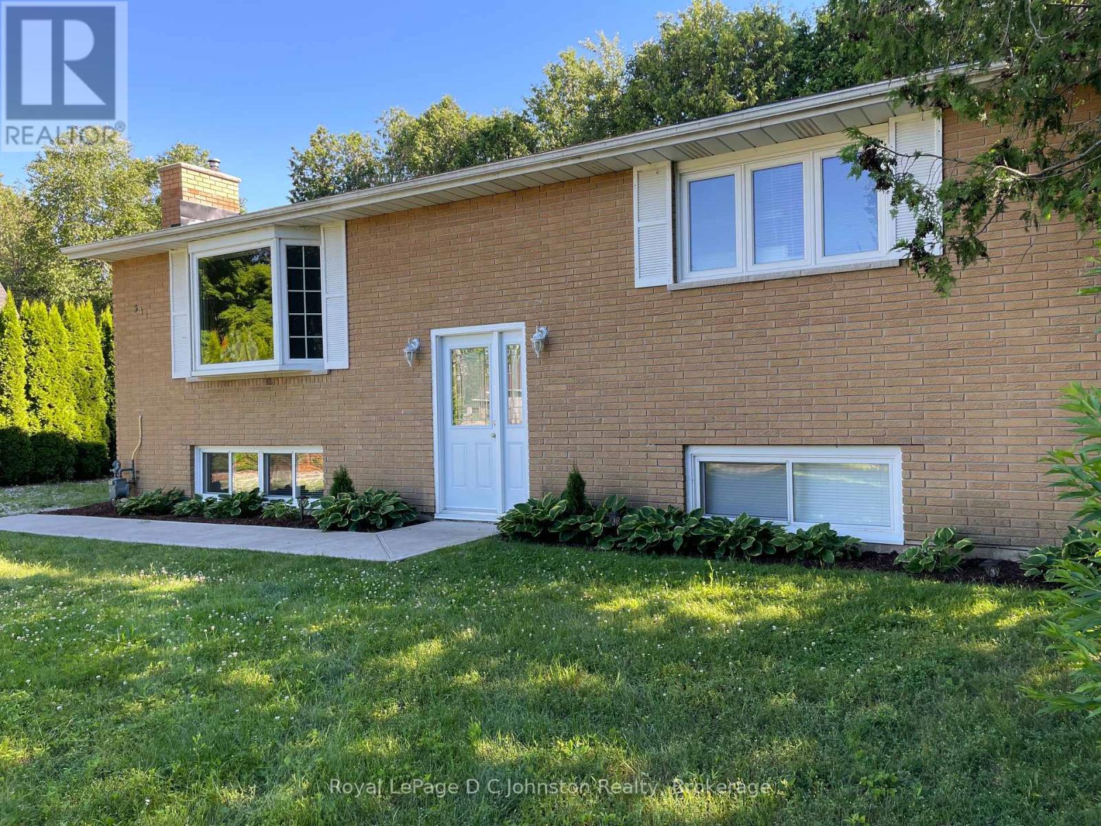 341 Palmerston Street, Saugeen Shores, Ontario N0H 2L0 - Photo 2 - X13423708