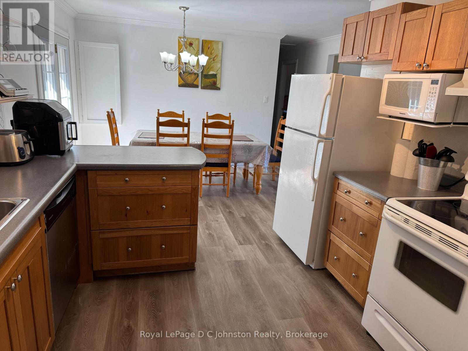 341 Palmerston Street, Saugeen Shores, Ontario N0H 2L0 - Photo 7 - X13423708