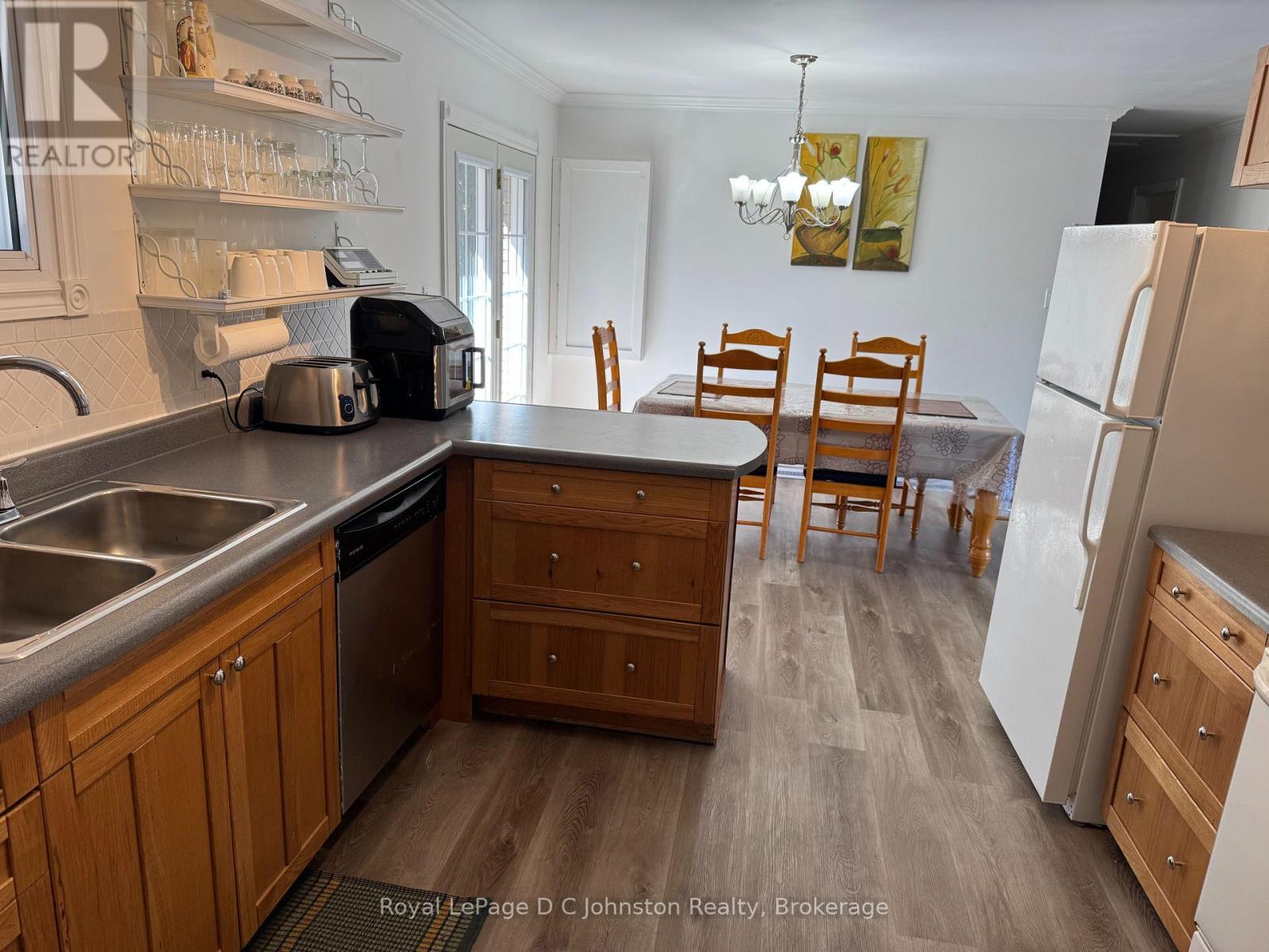 341 Palmerston Street, Saugeen Shores, Ontario N0H 2L0 - Photo 8 - X13423708