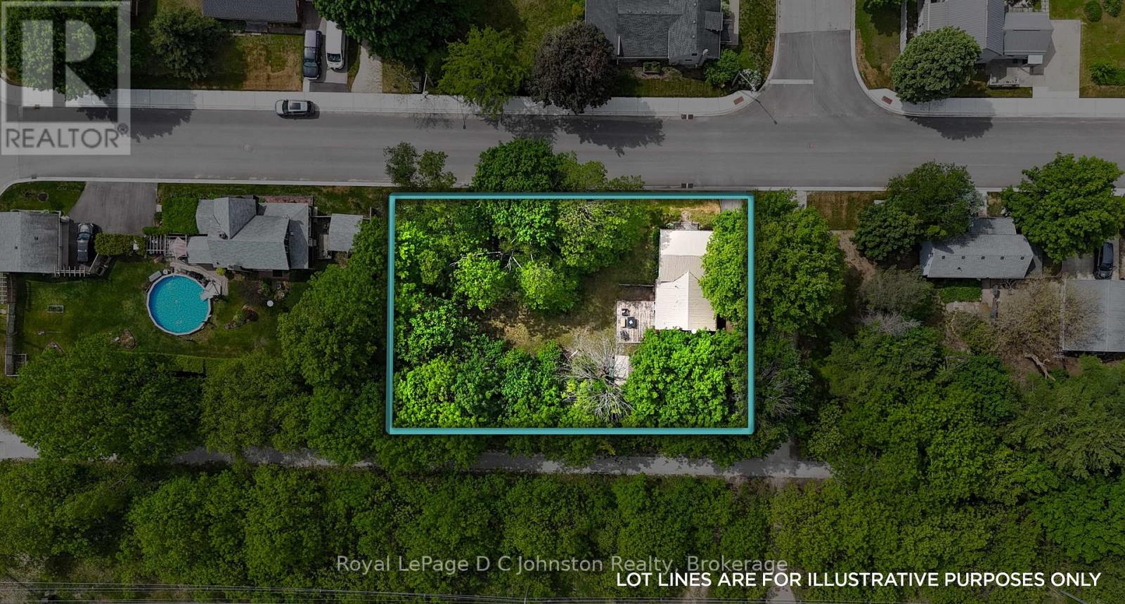 561 Wellington Street, Saugeen Shores, Ontario N0H 2C4 - Photo 2 - X13424010