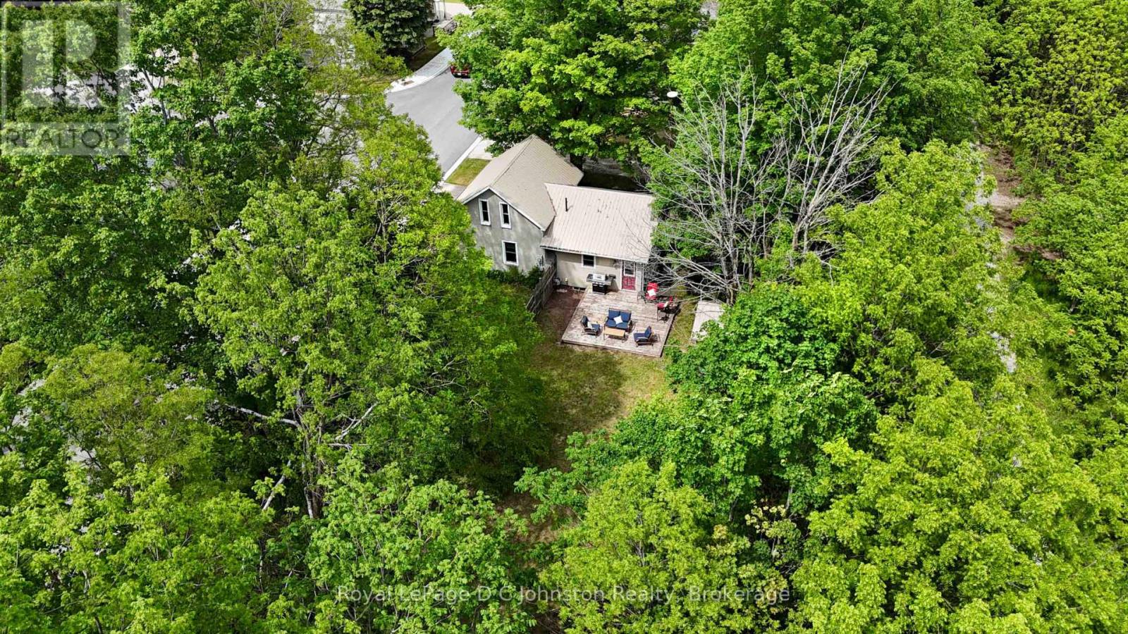 561 Wellington Street, Saugeen Shores, Ontario N0H 2C4 - Photo 3 - X13424010
