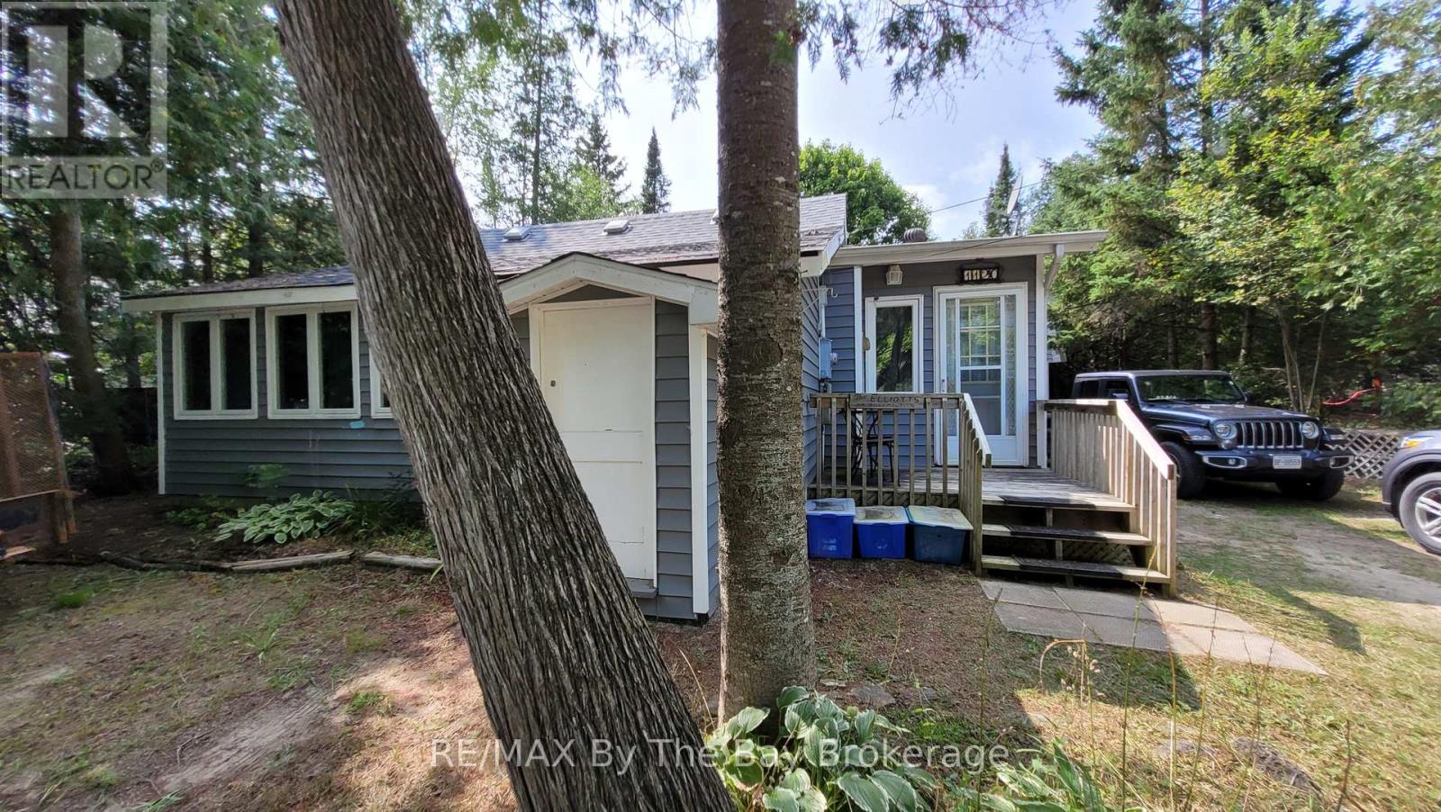 1120 King Edward Avenue, South Bruce Peninsula, Ontario N0H 2G0 - Photo 1 - X13425216