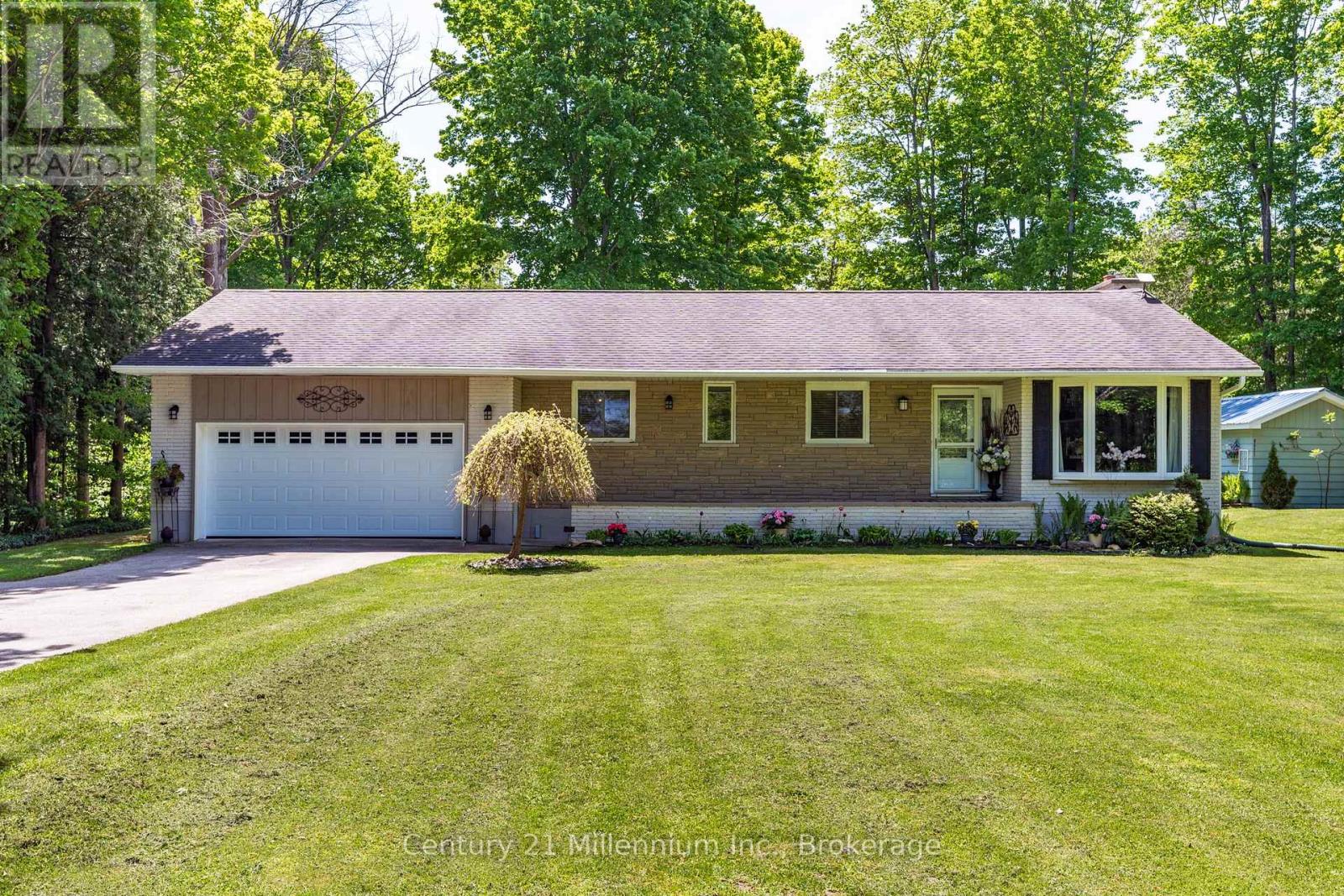1 Crescent Street, South Bruce Peninsula, Ontario N0H 2T0 - Photo 4 - X13426164