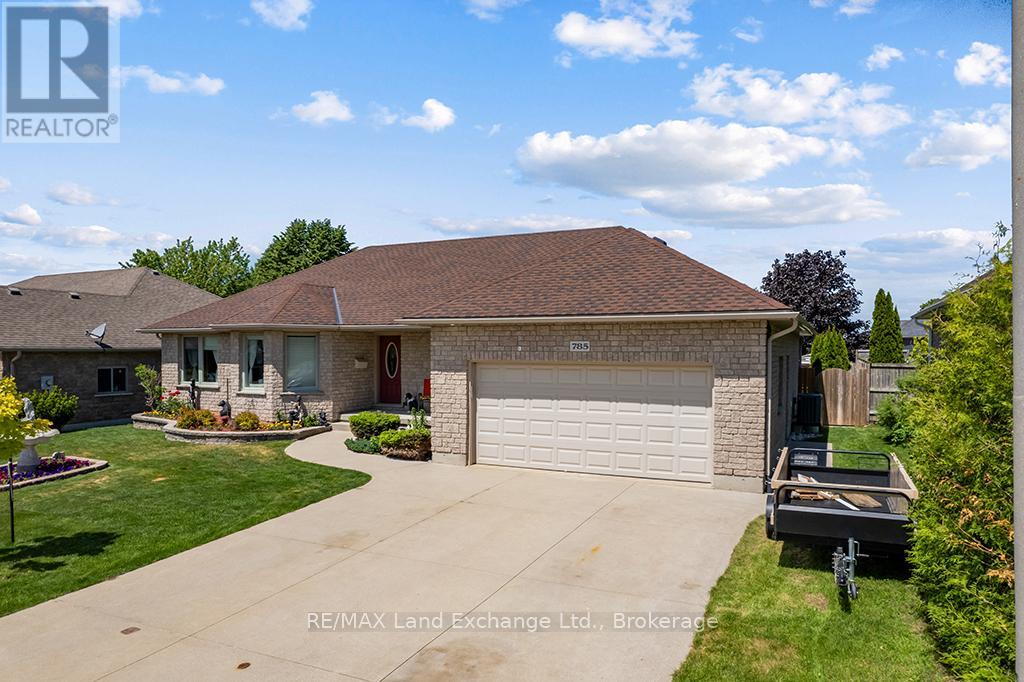 785 Woodland Drive, Saugeen Shores, Ontario N0H 2C4 - Photo 3 - X13434984