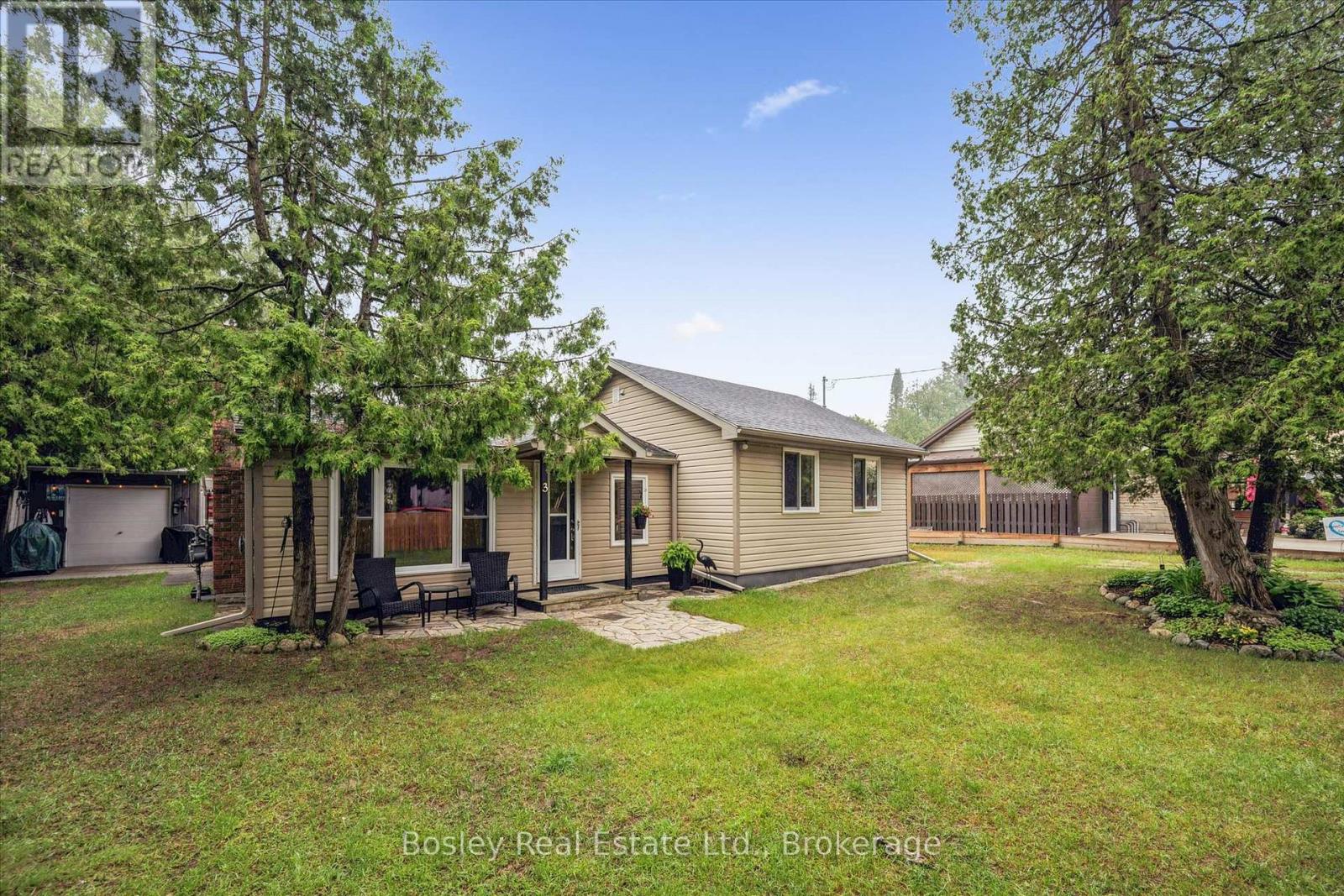 3 Hamilton Place, South Bruce Peninsula, Ontario N0H 2G0 - Photo 1 - X13435232