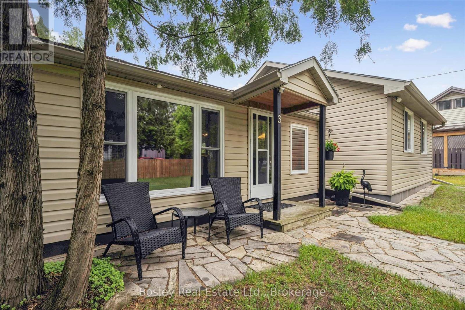 3 Hamilton Place, South Bruce Peninsula, Ontario N0H 2G0 - Photo 2 - X13435232