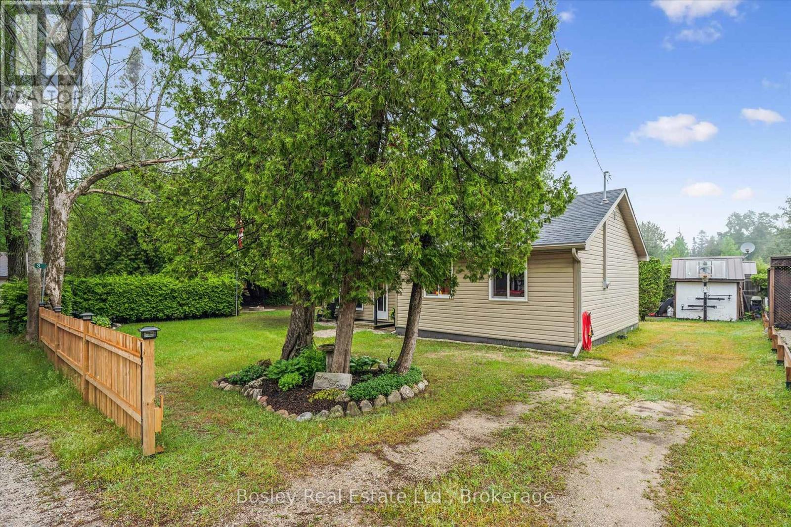 3 Hamilton Place, South Bruce Peninsula, Ontario N0H 2G0 - Photo 4 - X13435232