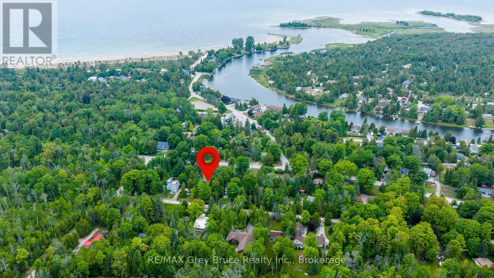 8 Toronto Avenue, South Bruce Peninsula, Ontario N0H 2G0 - Photo 3 - X13435814