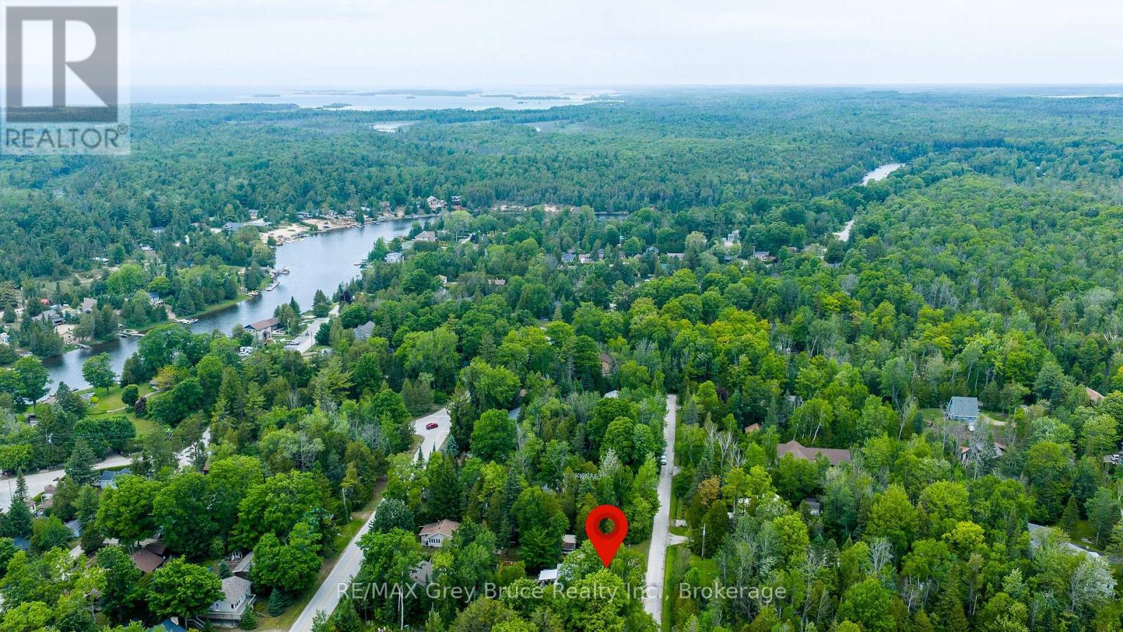8 Toronto Avenue, South Bruce Peninsula, Ontario N0H 2G0 - Photo 4 - X13435814