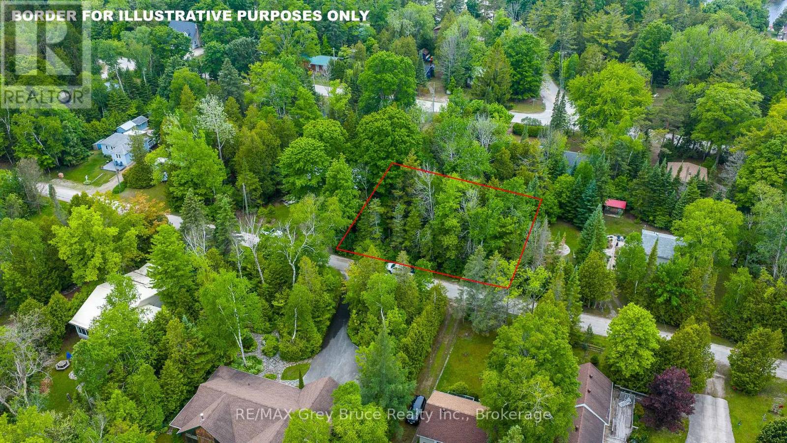 12 & 14 Toronto Avenue, South Bruce Peninsula, Ontario N0H 2G0 - Photo 2 - X13436286