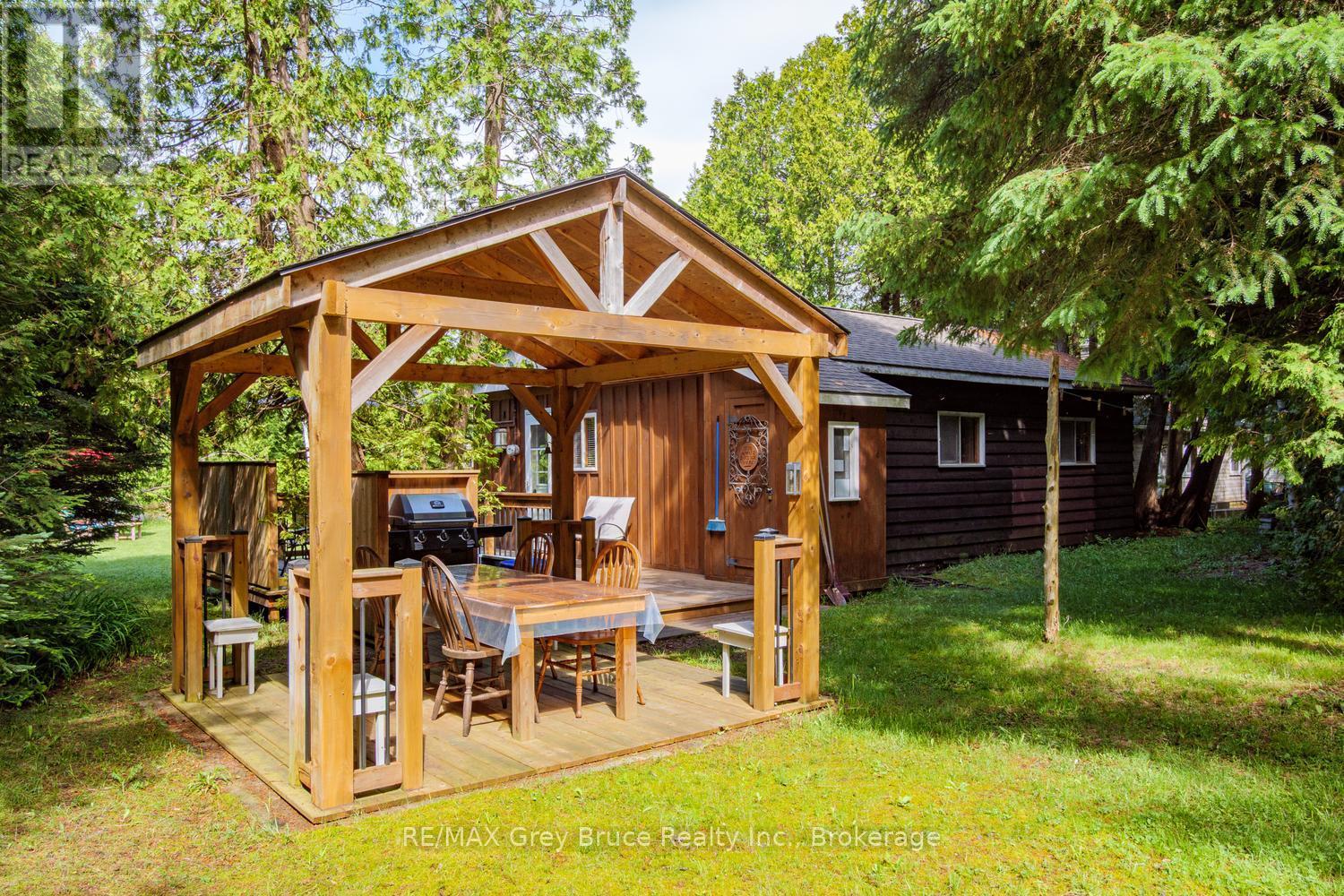 11 Eldridge Avenue, South Bruce Peninsula, Ontario N0H 2G0 - Photo 5 - X13437918