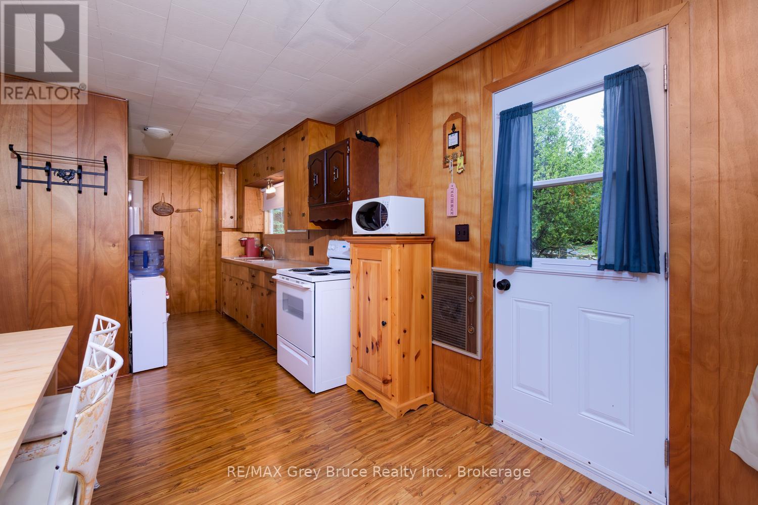 11 Eldridge Avenue, South Bruce Peninsula, Ontario N0H 2G0 - Photo 8 - X13437918