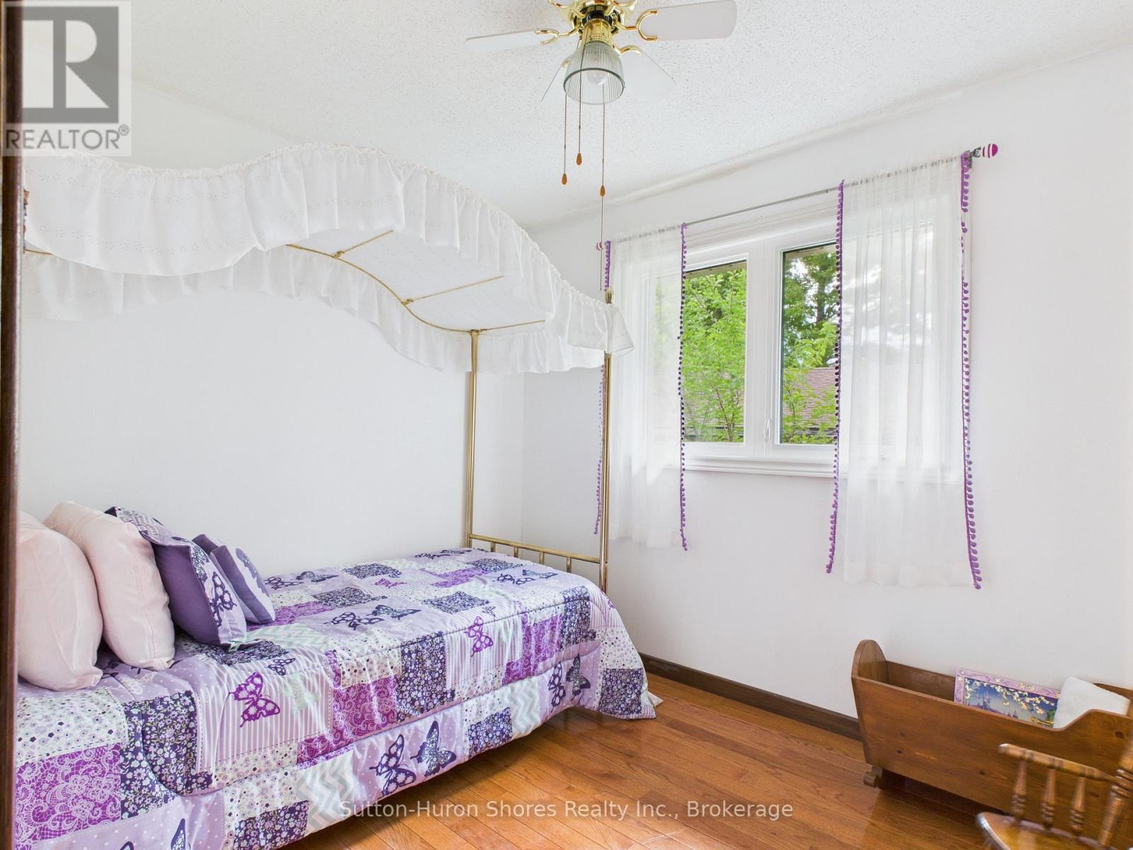 341 Wellington Street, Saugeen Shores, Ontario N0H 2C4 - Photo 5 - X13443298