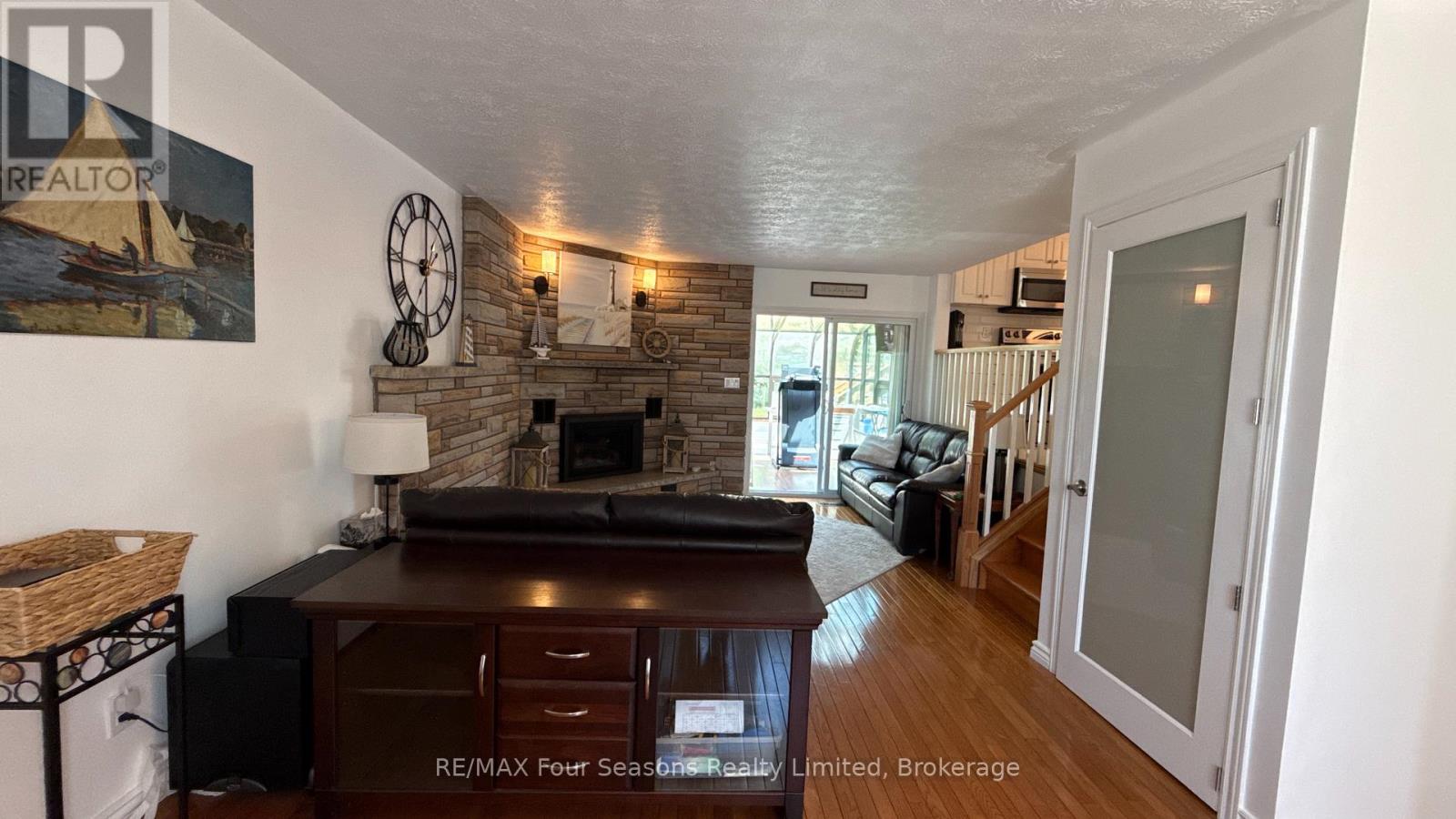 397 Falconer Street, Saugeen Shores, Ontario N0H 2C2 - Photo 6 - X13452500