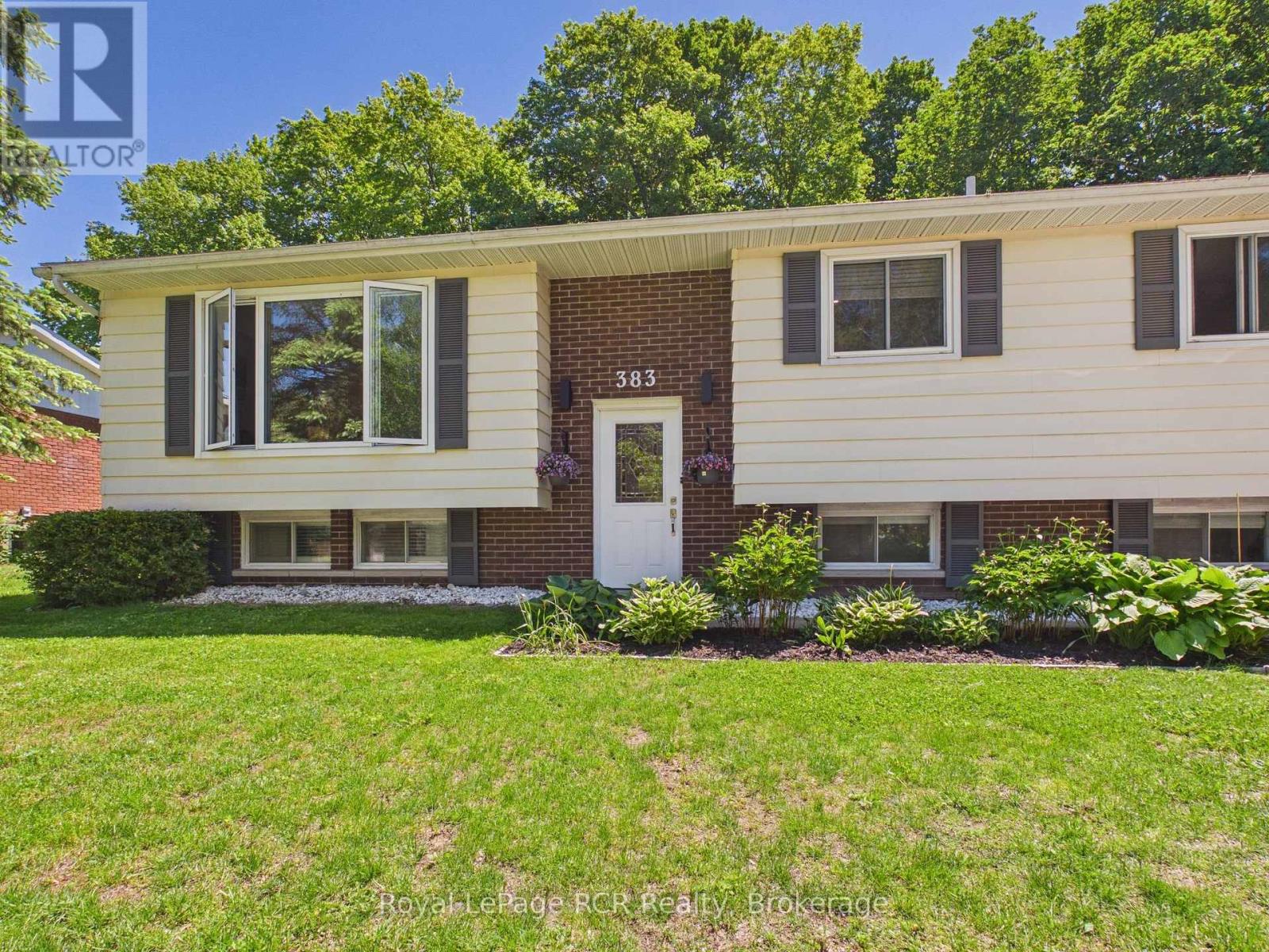 383 Wellington Street, Saugeen Shores, Ontario N0H 2C4 - Photo 1 - X13453272
