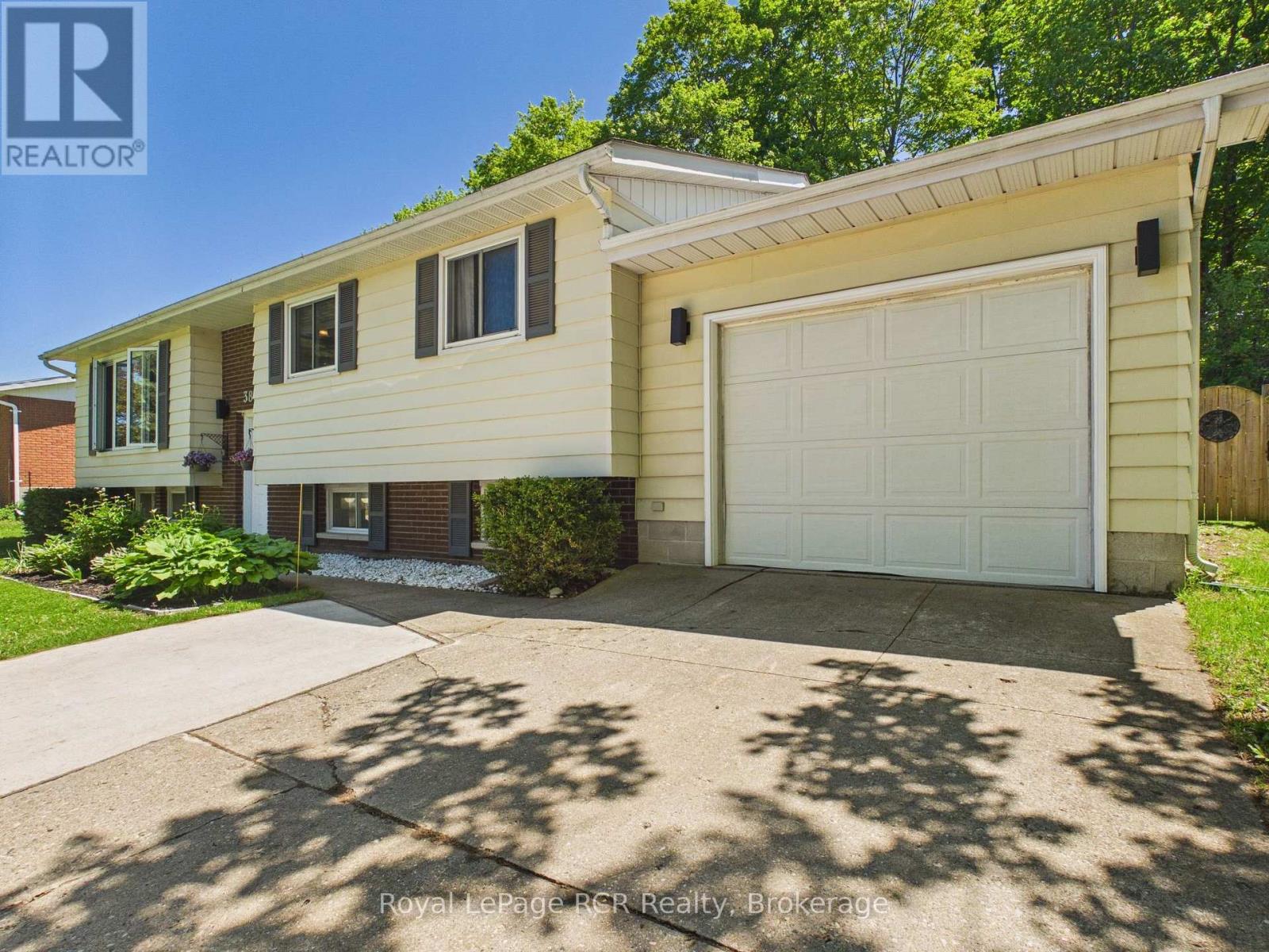 383 Wellington Street, Saugeen Shores, Ontario N0H 2C4 - Photo 3 - X13453272