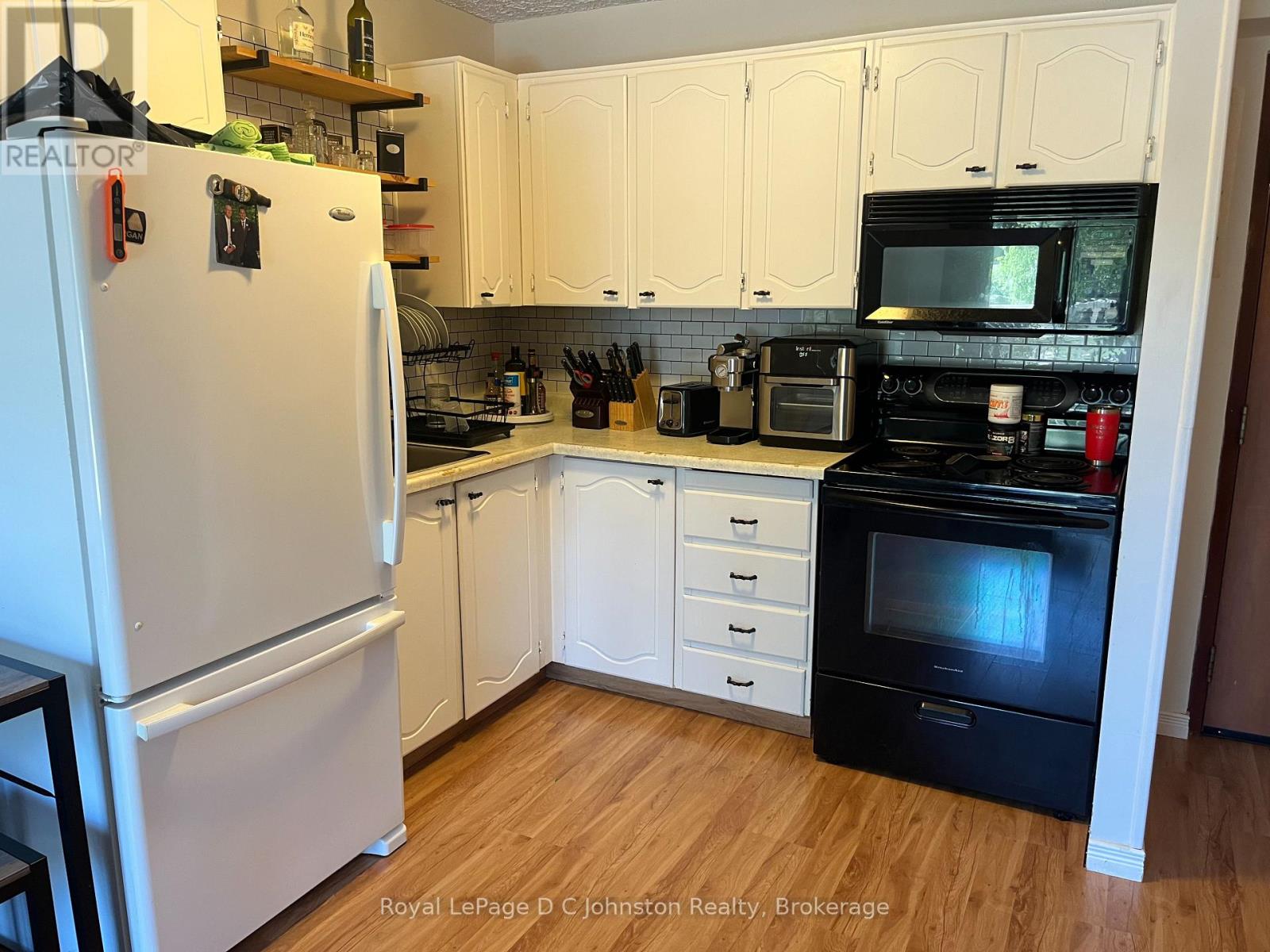 209 - 229 Adelaide Street, Saugeen Shores, Ontario N0H 2L0 - Photo 4 - X13458218