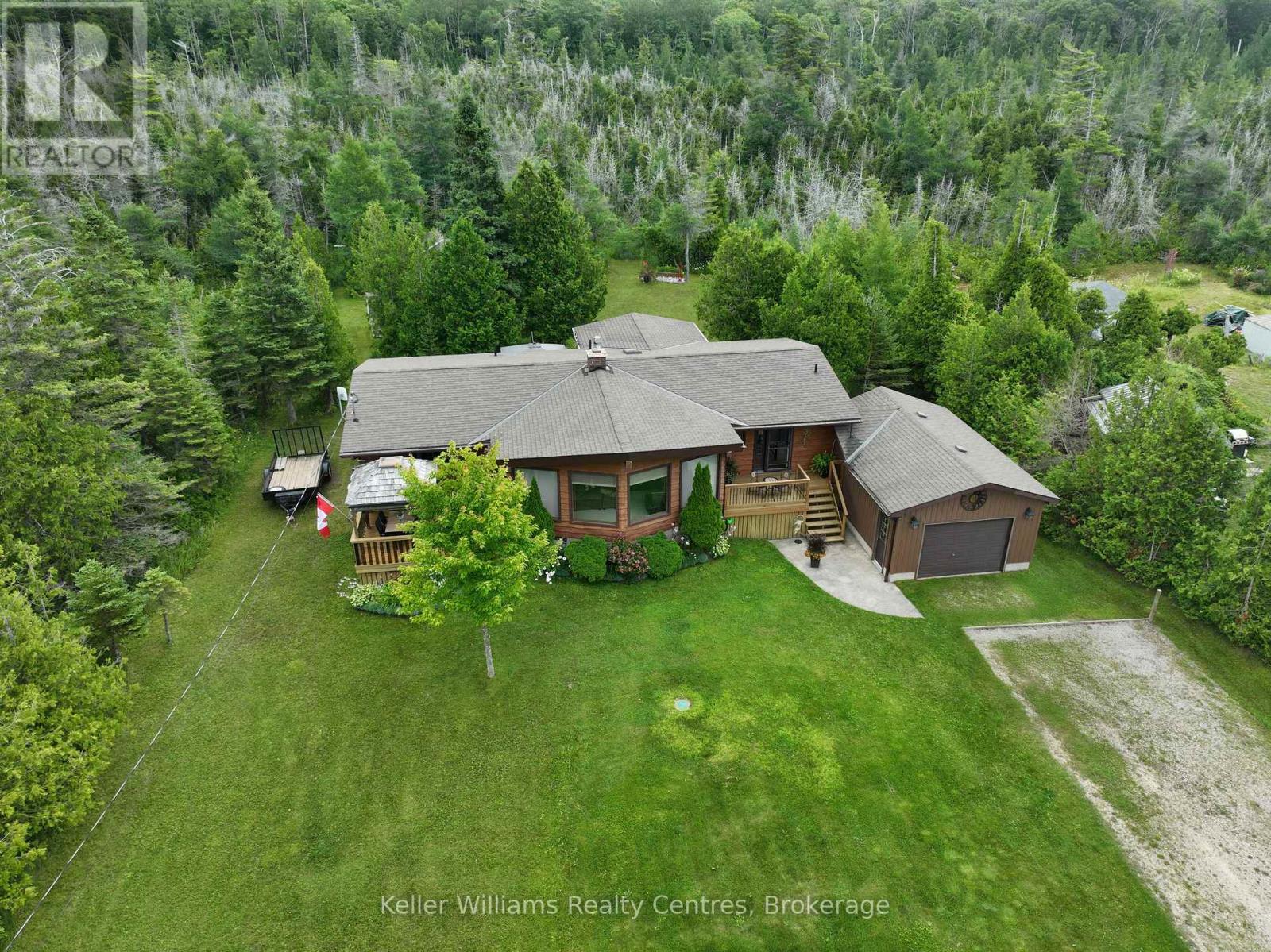 453 Shoreline Avenue, South Bruce Peninsula, Ontario N0H 2T0 - Photo 4 - X13467666