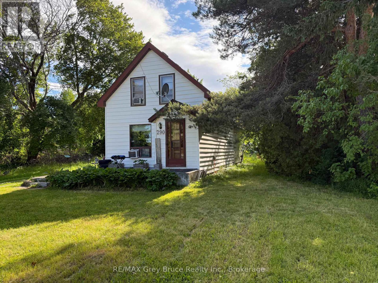 290 Berford Street, South Bruce Peninsula, Ontario N0H 2T0 - Photo 3 - X13471232