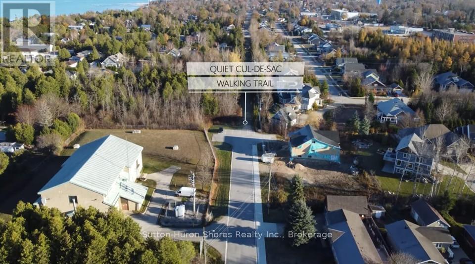 282 Grosvenor Street S, Saugeen Shores, Ontario N0H 2L0 - Photo 3 - X13472000